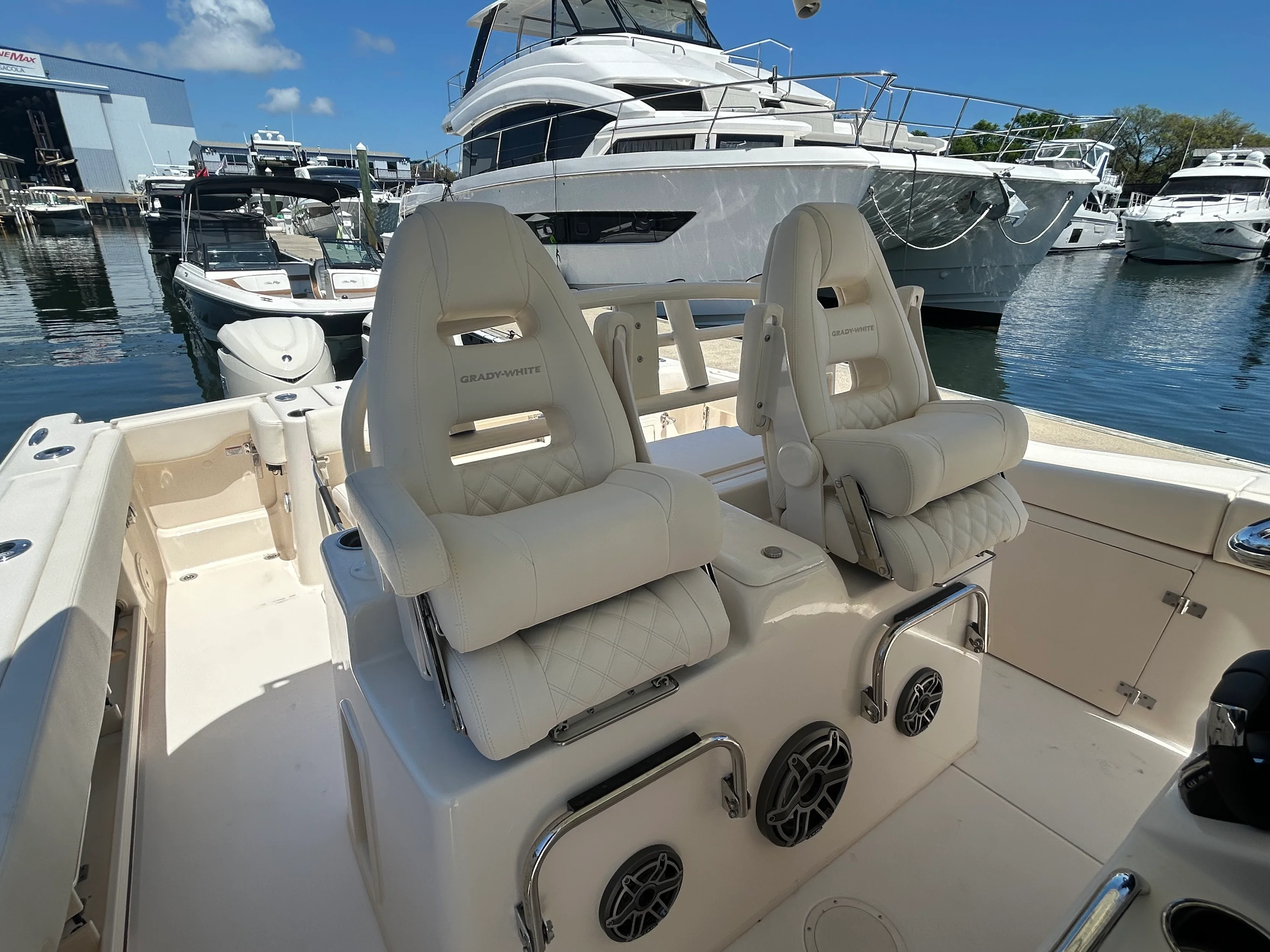 2026 Grady-White Canyon 306 Image Thumbnail #16