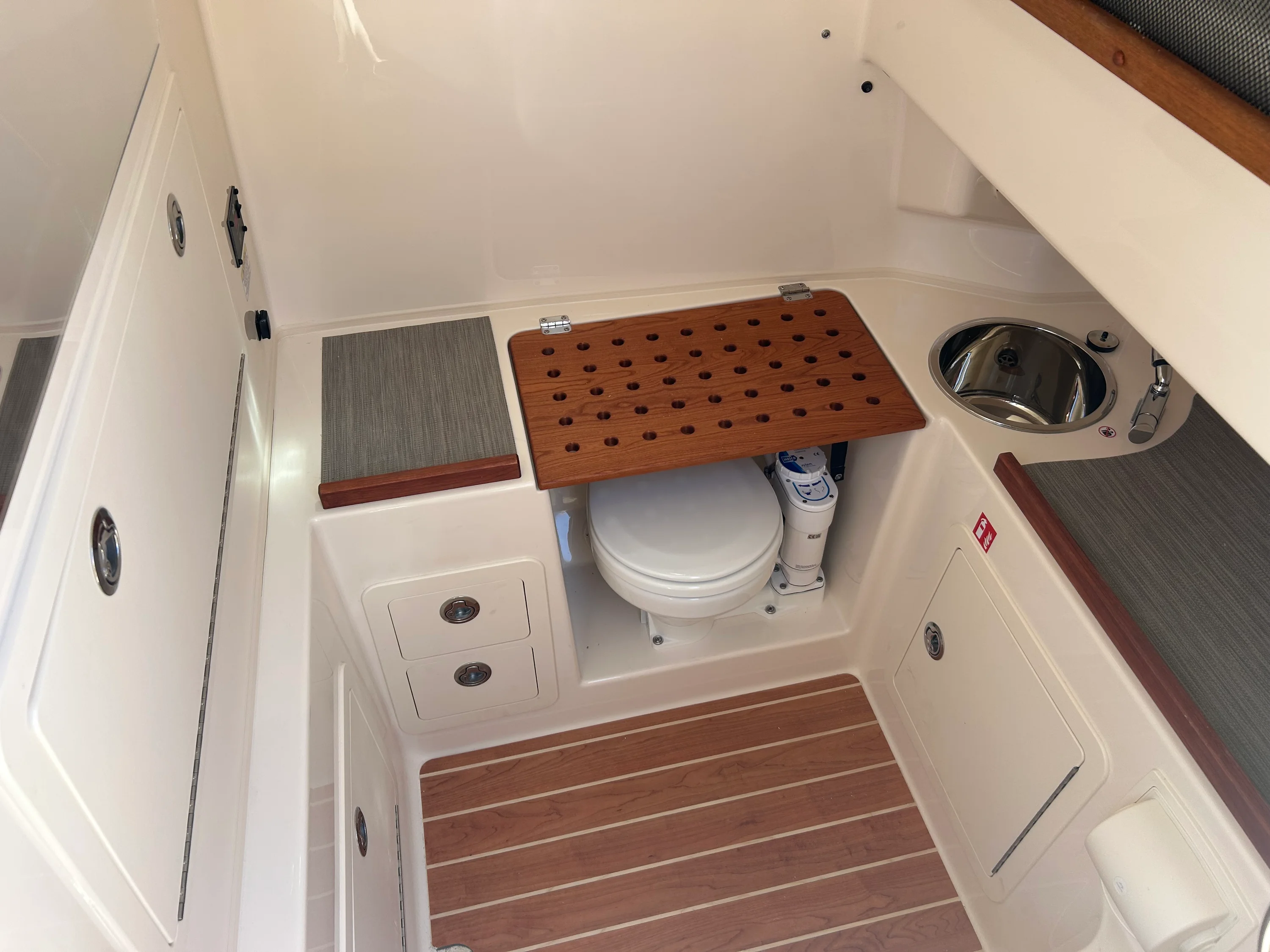 2026 Grady-White Canyon 306 Image Thumbnail #20