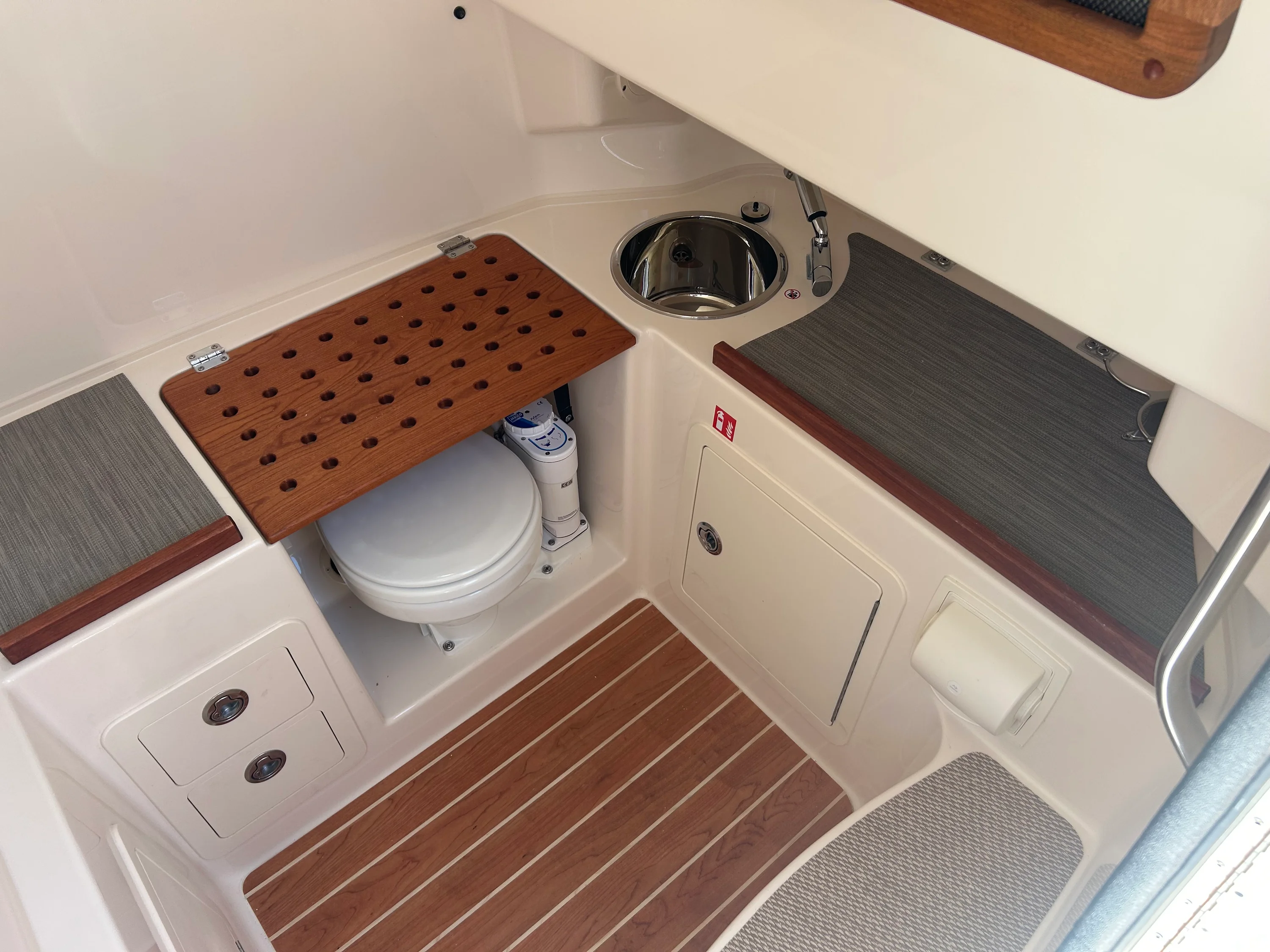 2026 Grady-White Canyon 306 Image Thumbnail #21