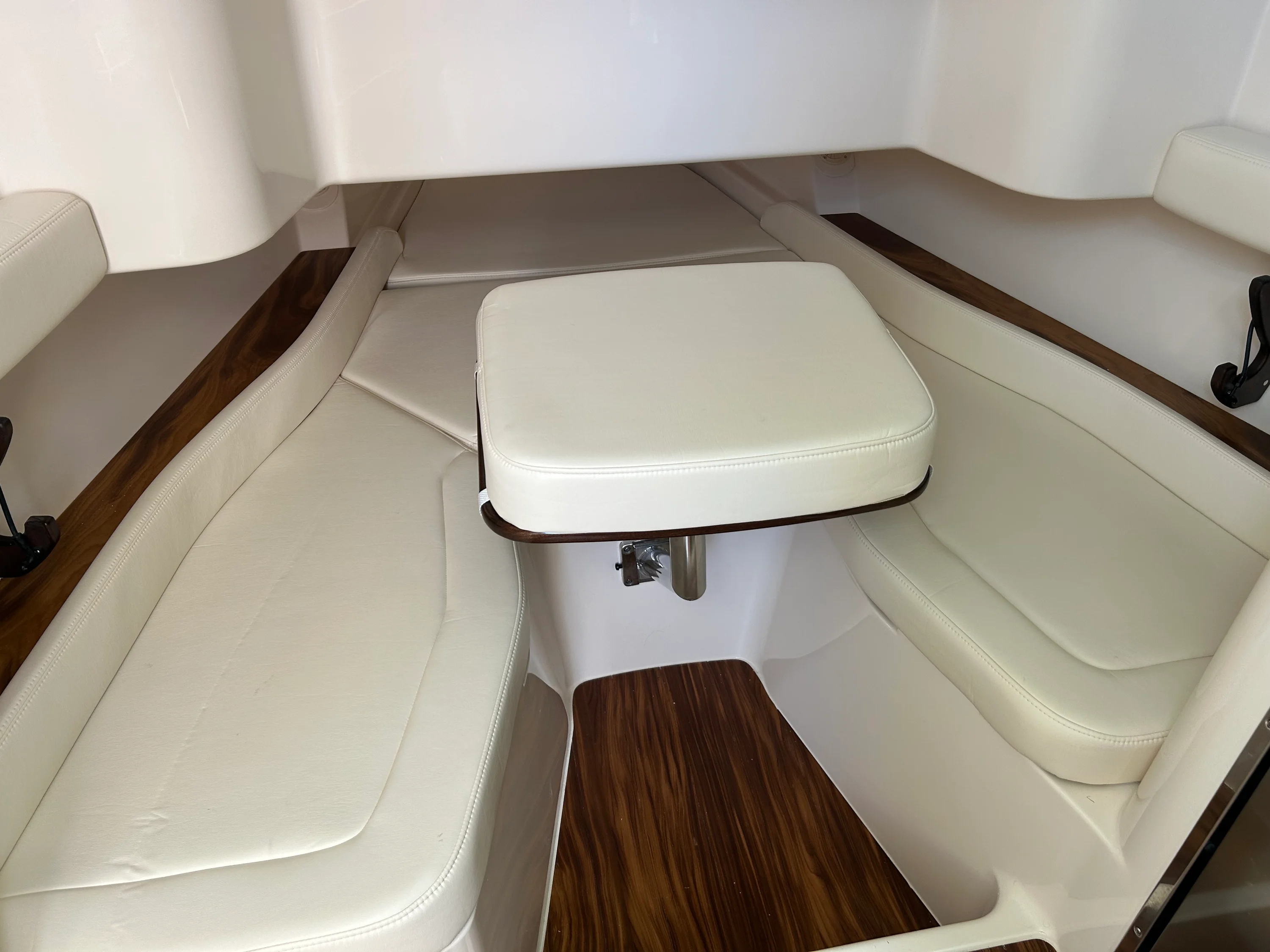 2026 Grady-White Canyon 386 Image Thumbnail #33