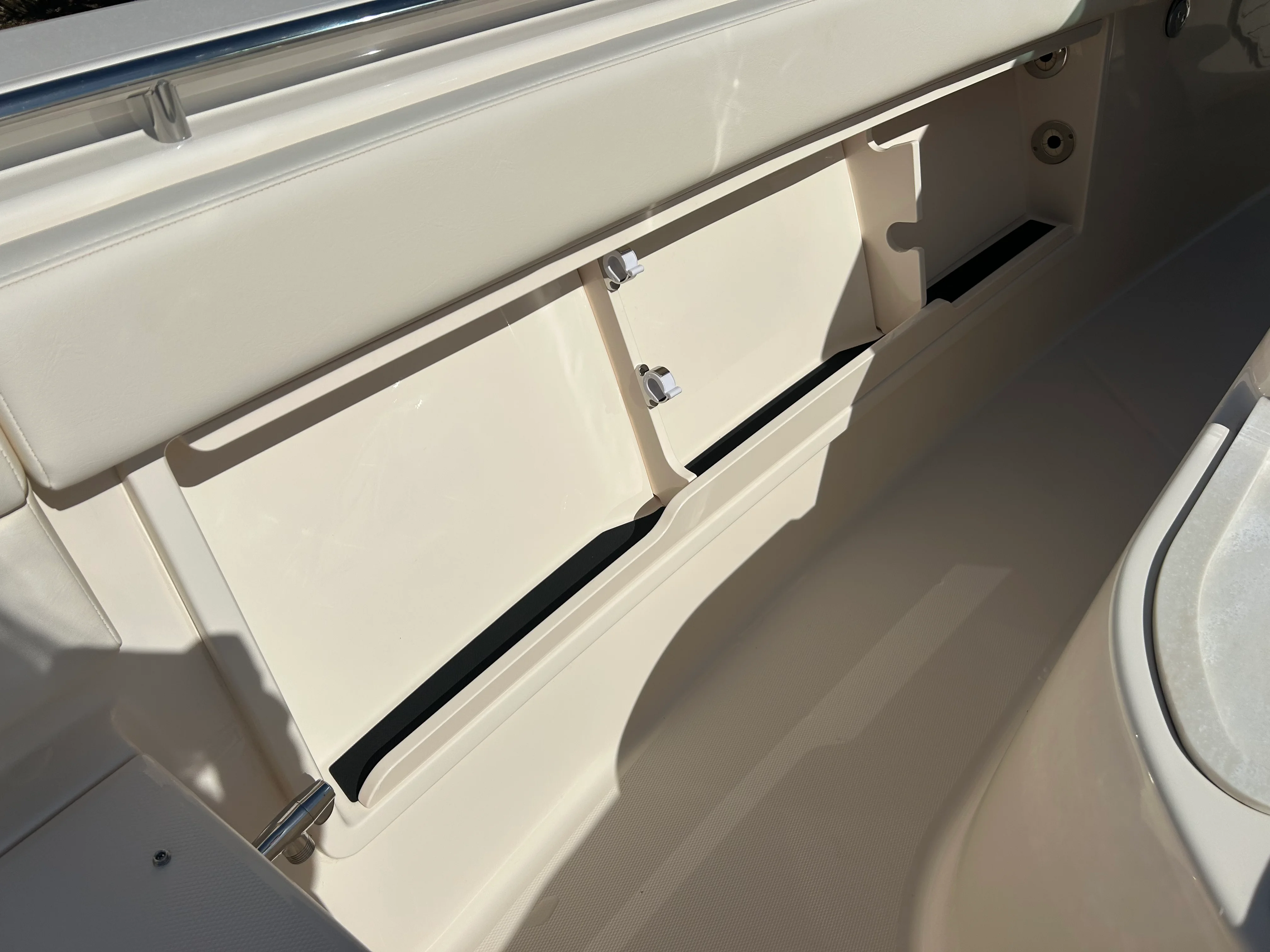 2026 Grady-White Canyon 386 Image Thumbnail #30