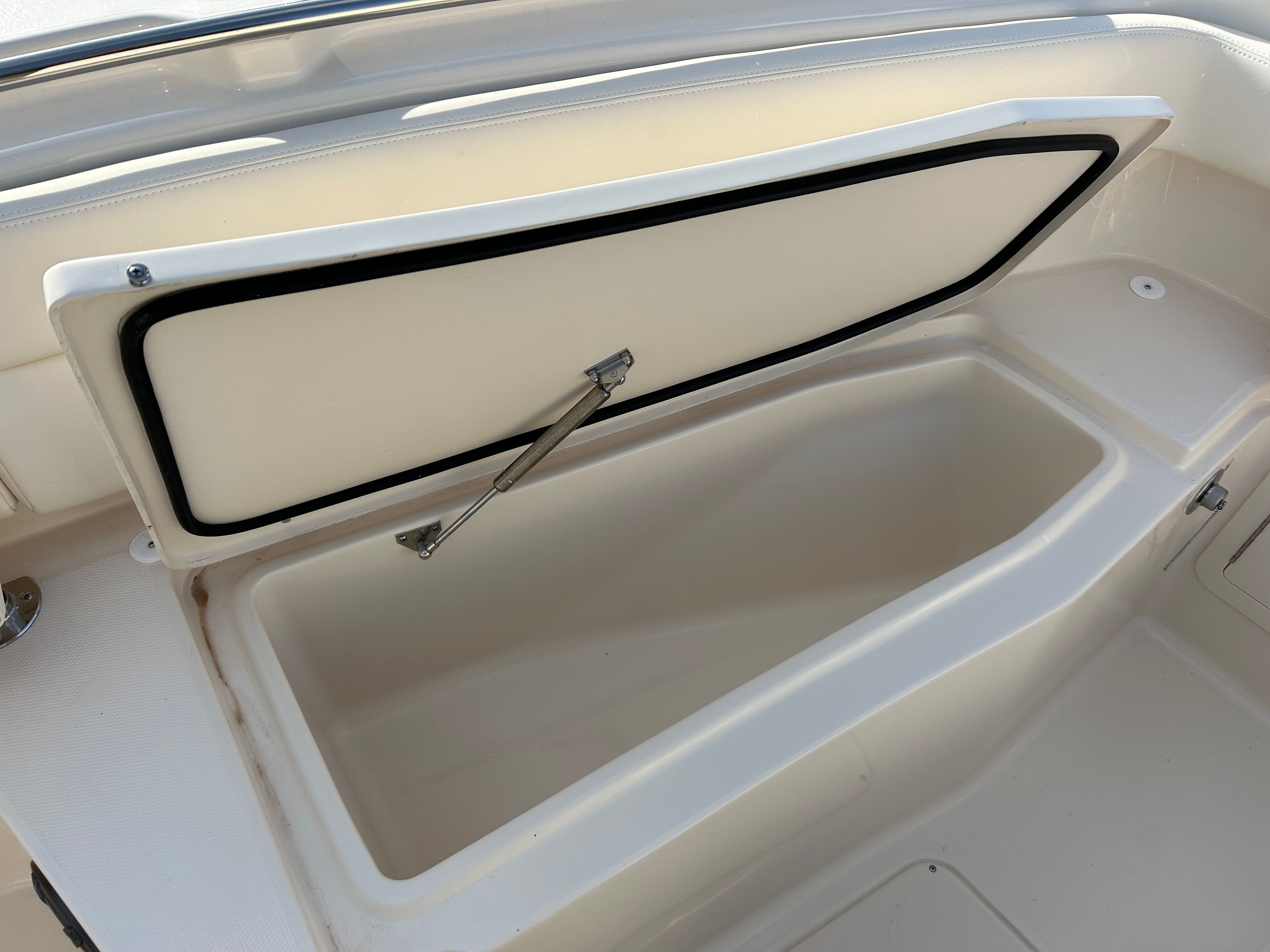 2026 Grady-White Canyon 271 Image Thumbnail #27