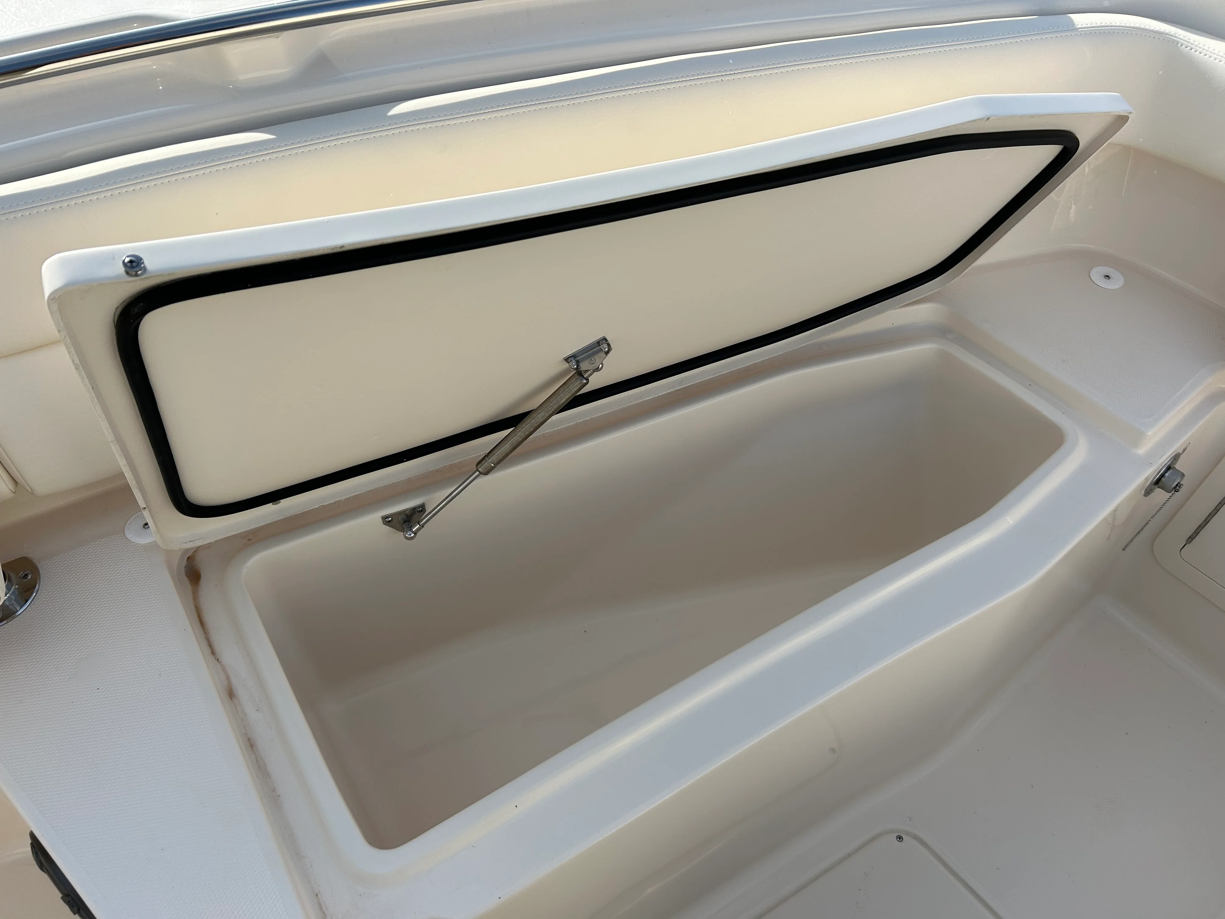 2026 Grady-White Canyon 271 Image Thumbnail #27