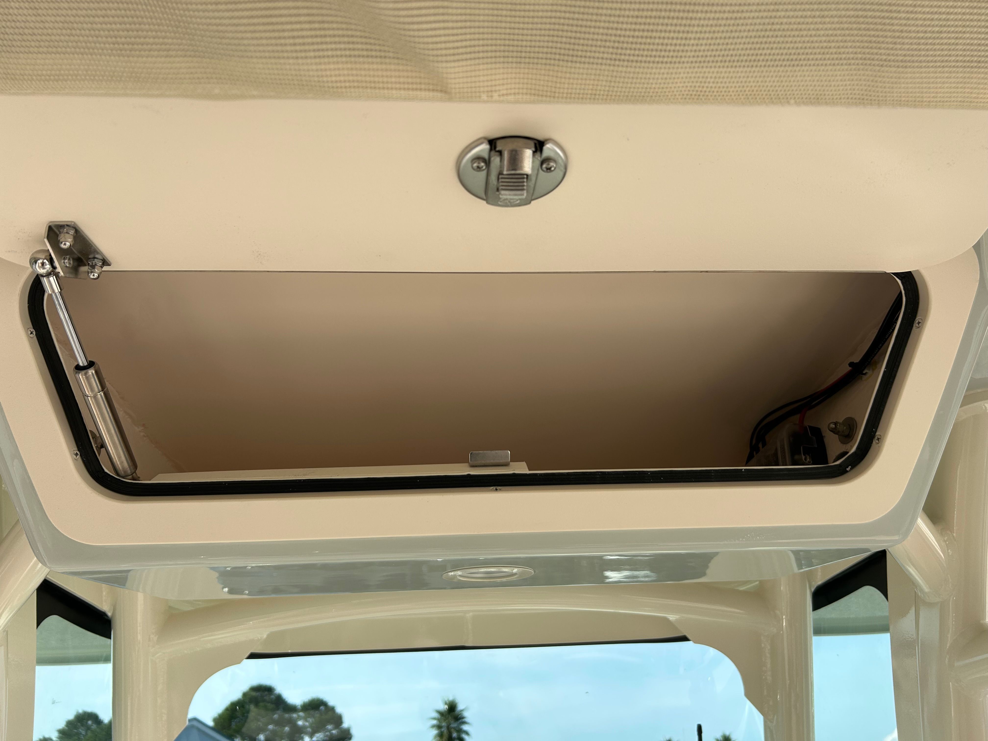 2026 Grady-White Canyon 271 Image Thumbnail #18