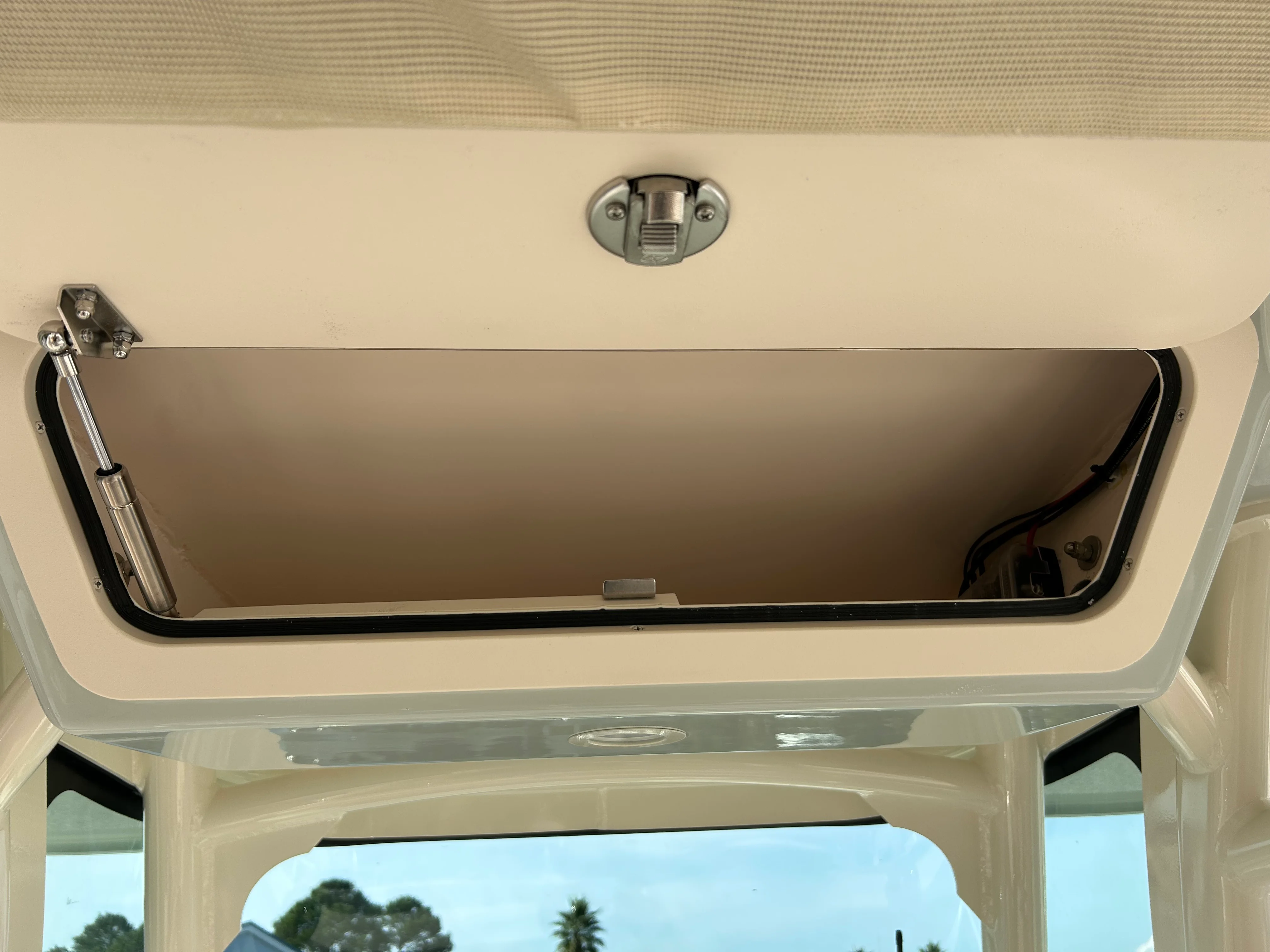 2026 Grady-White Canyon 271 Image Thumbnail #18