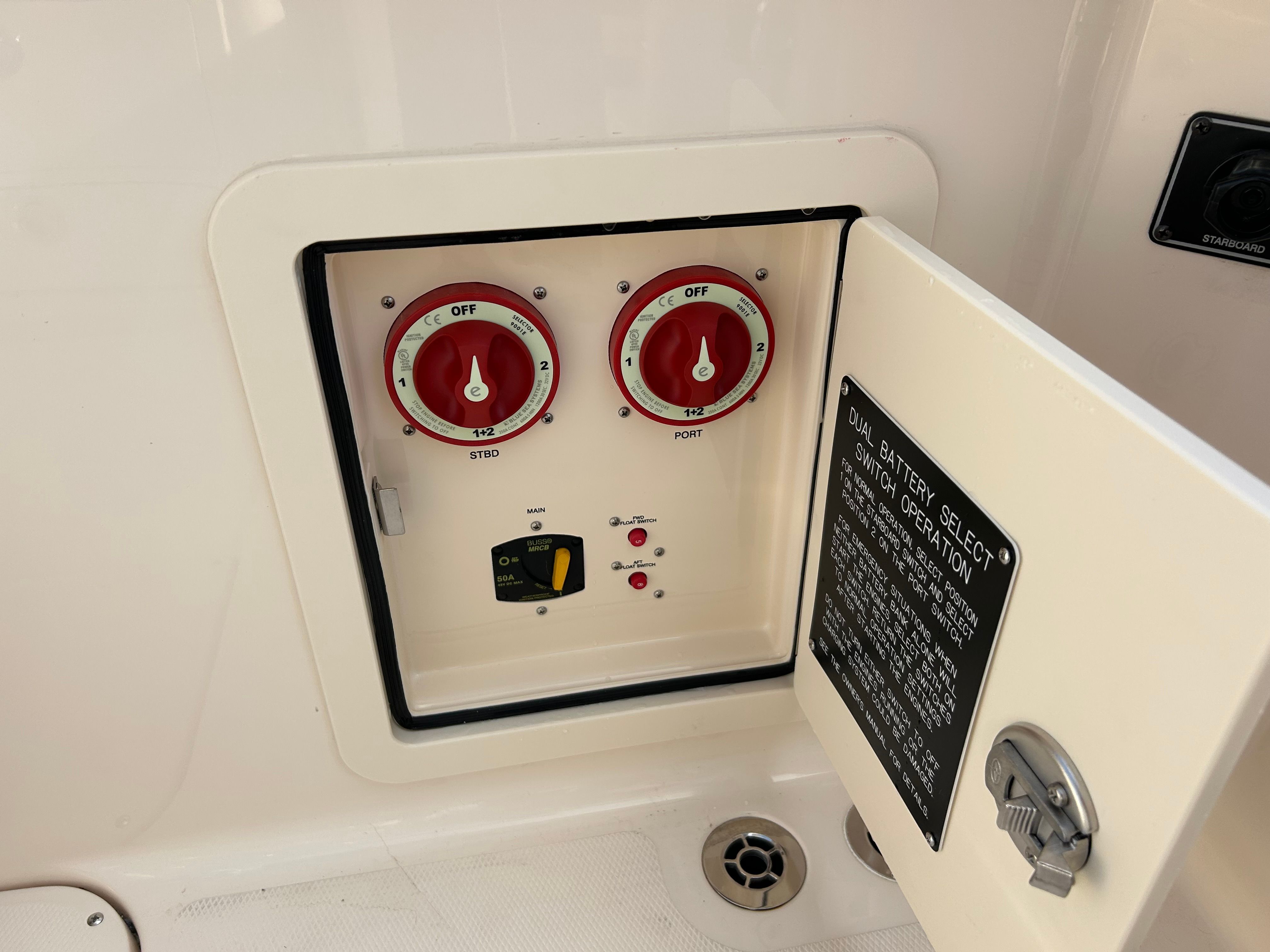 2026 Grady-White Canyon 271 Image Thumbnail #11