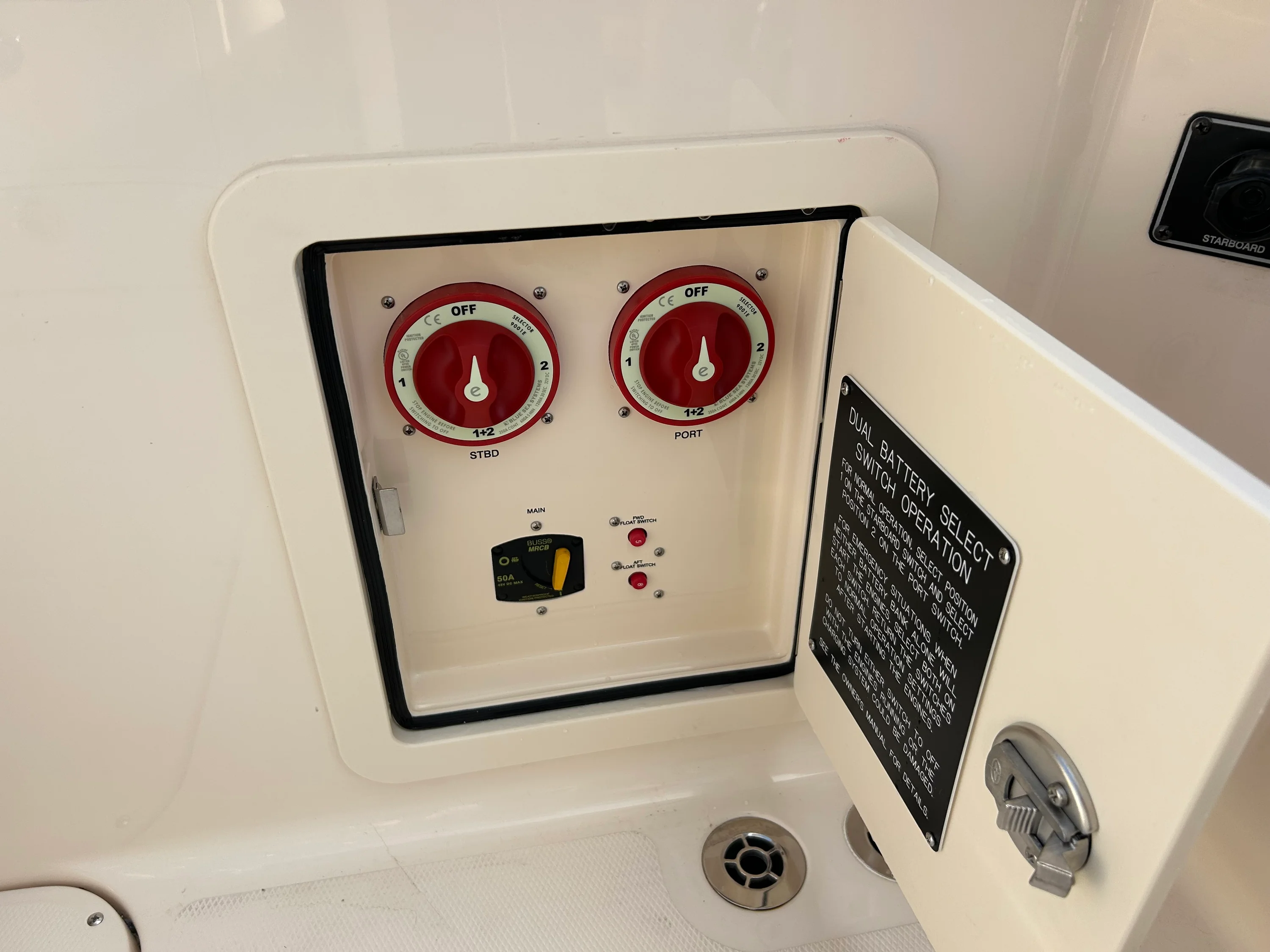 2026 Grady-White Canyon 271 Image Thumbnail #11