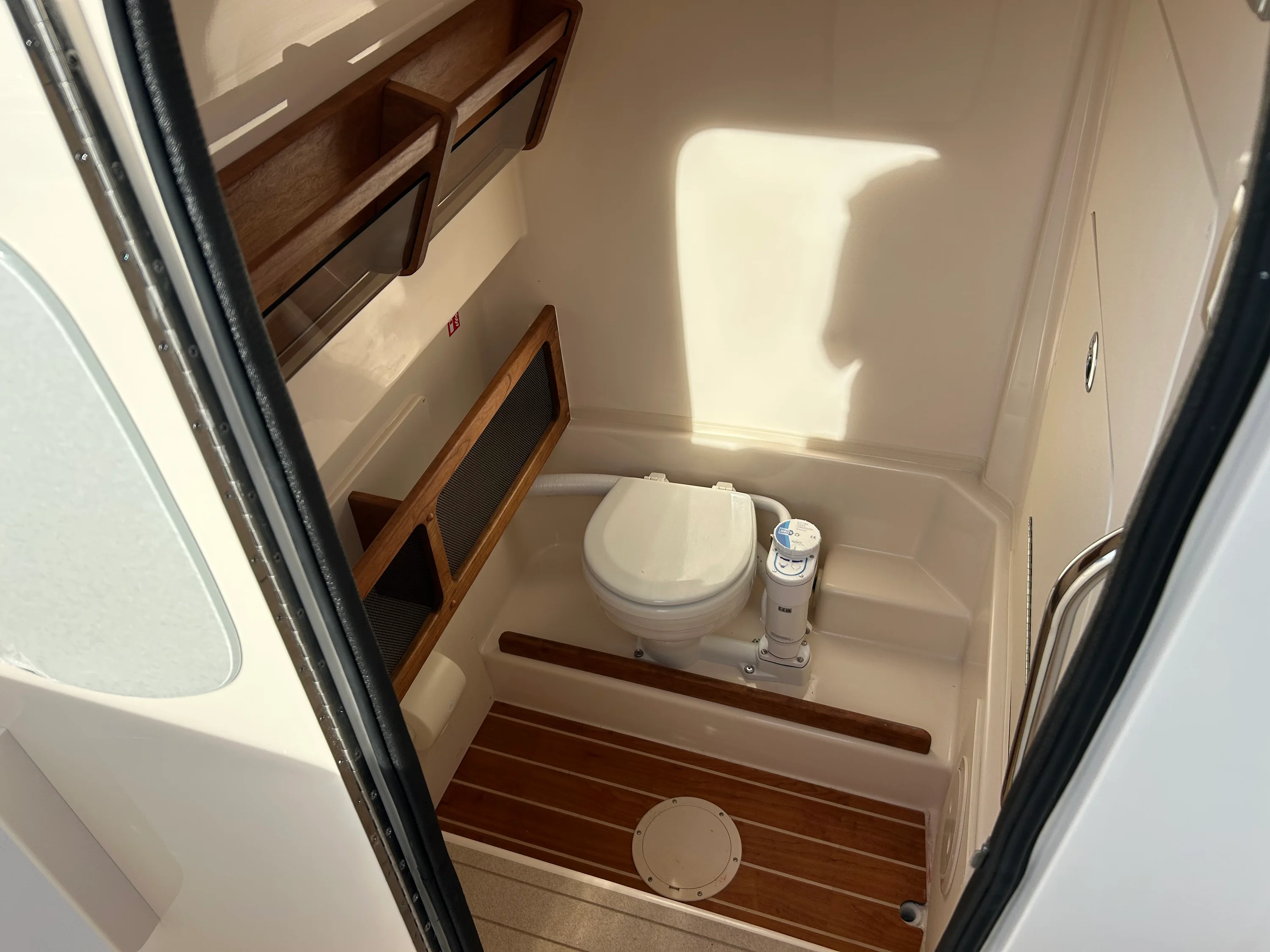 2026 Grady-White Canyon 271 Image Thumbnail #19