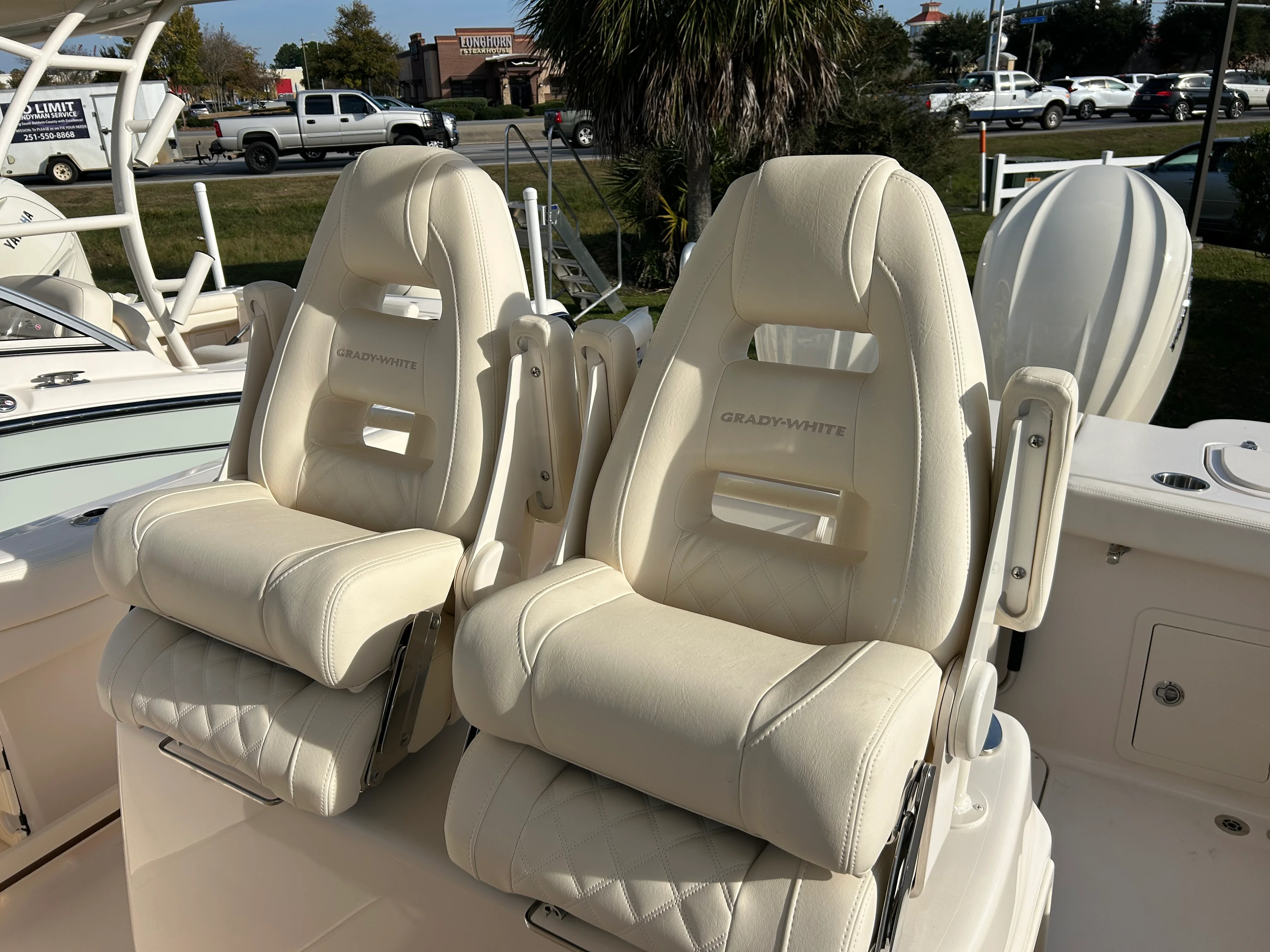 2026 Grady-White Canyon 271 Image Thumbnail #16