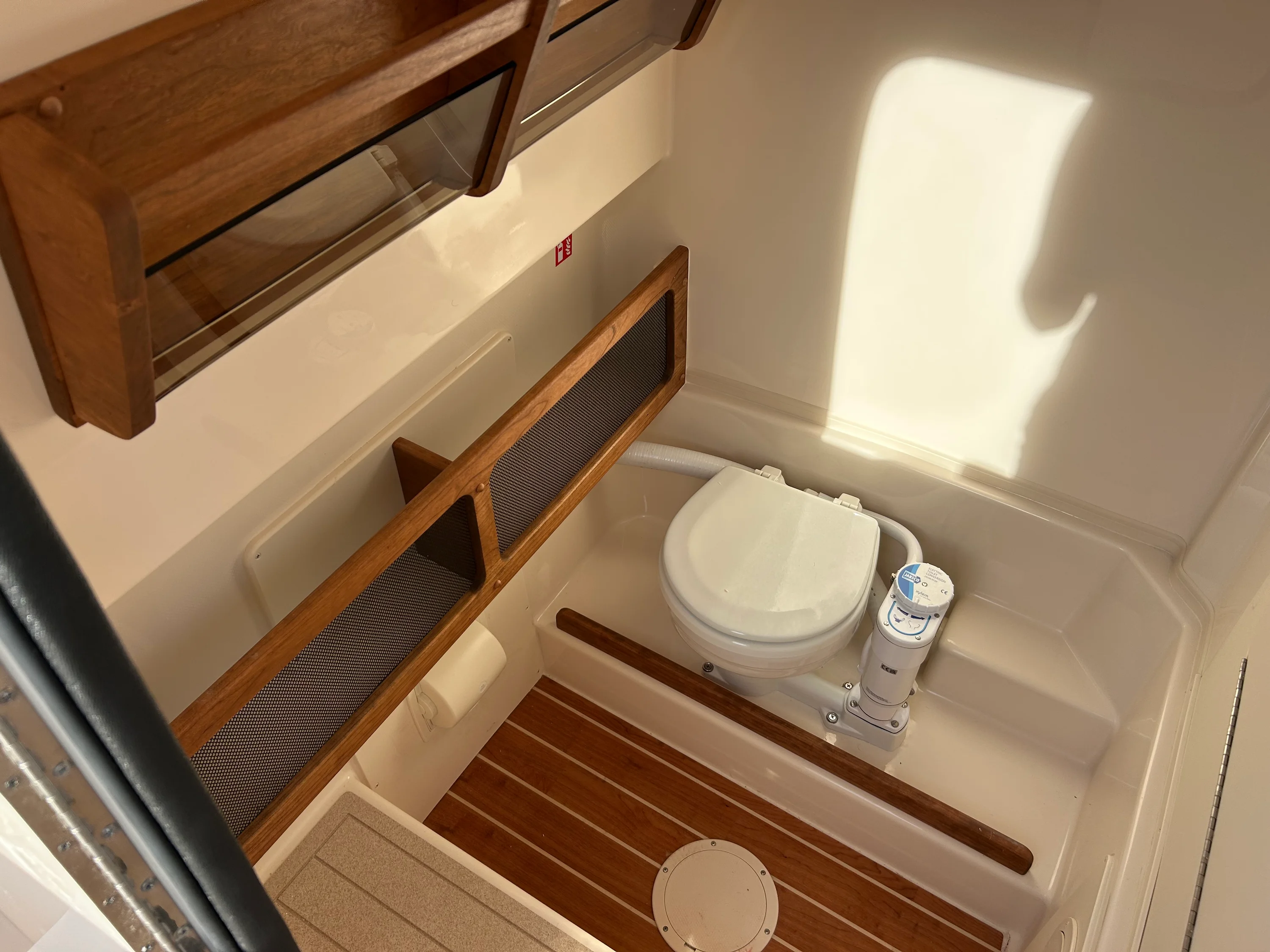 2026 Grady-White Canyon 271 Image Thumbnail #20