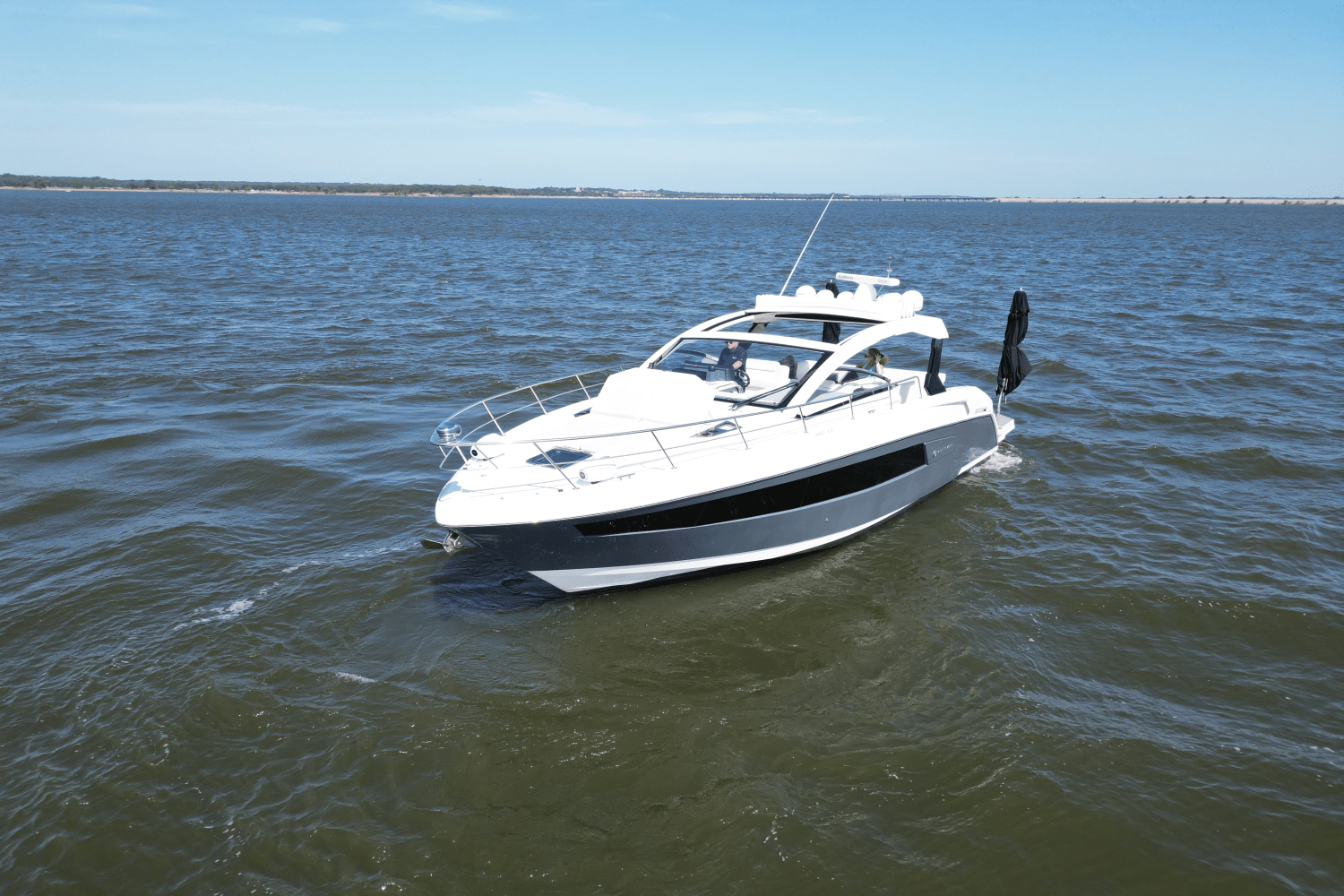 2018 Cruisers Yachts 390 EXPRESS COUPE Image Thumbnail #2