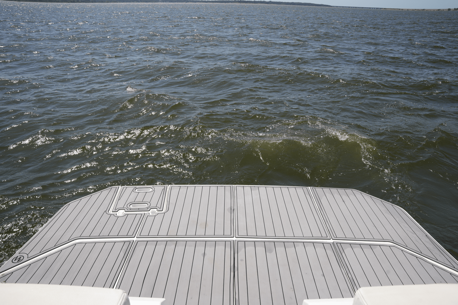 2018 Cruisers Yachts 390 EXPRESS COUPE Image Thumbnail #9