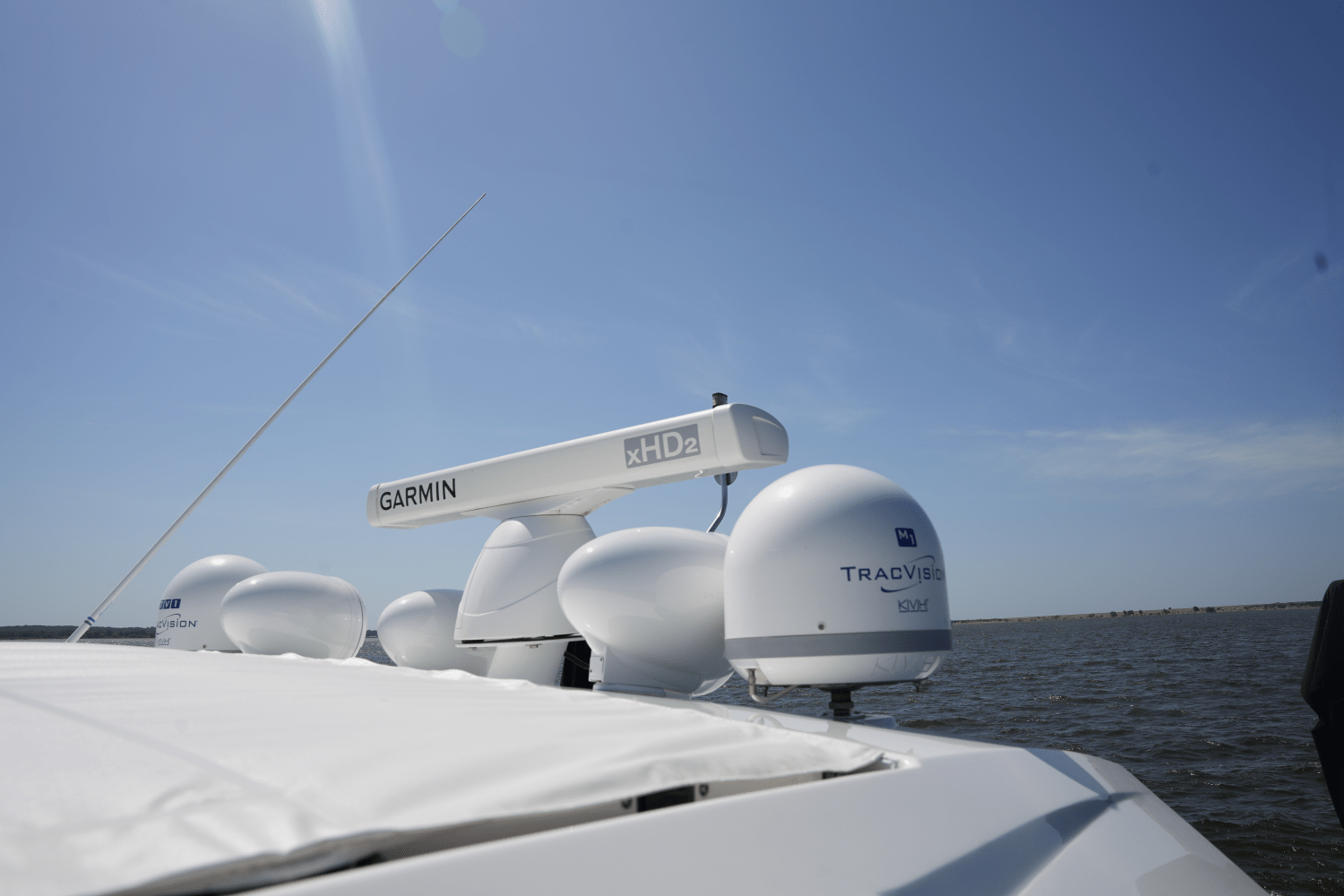 2018 Cruisers Yachts 390 EXPRESS COUPE Image Thumbnail #13