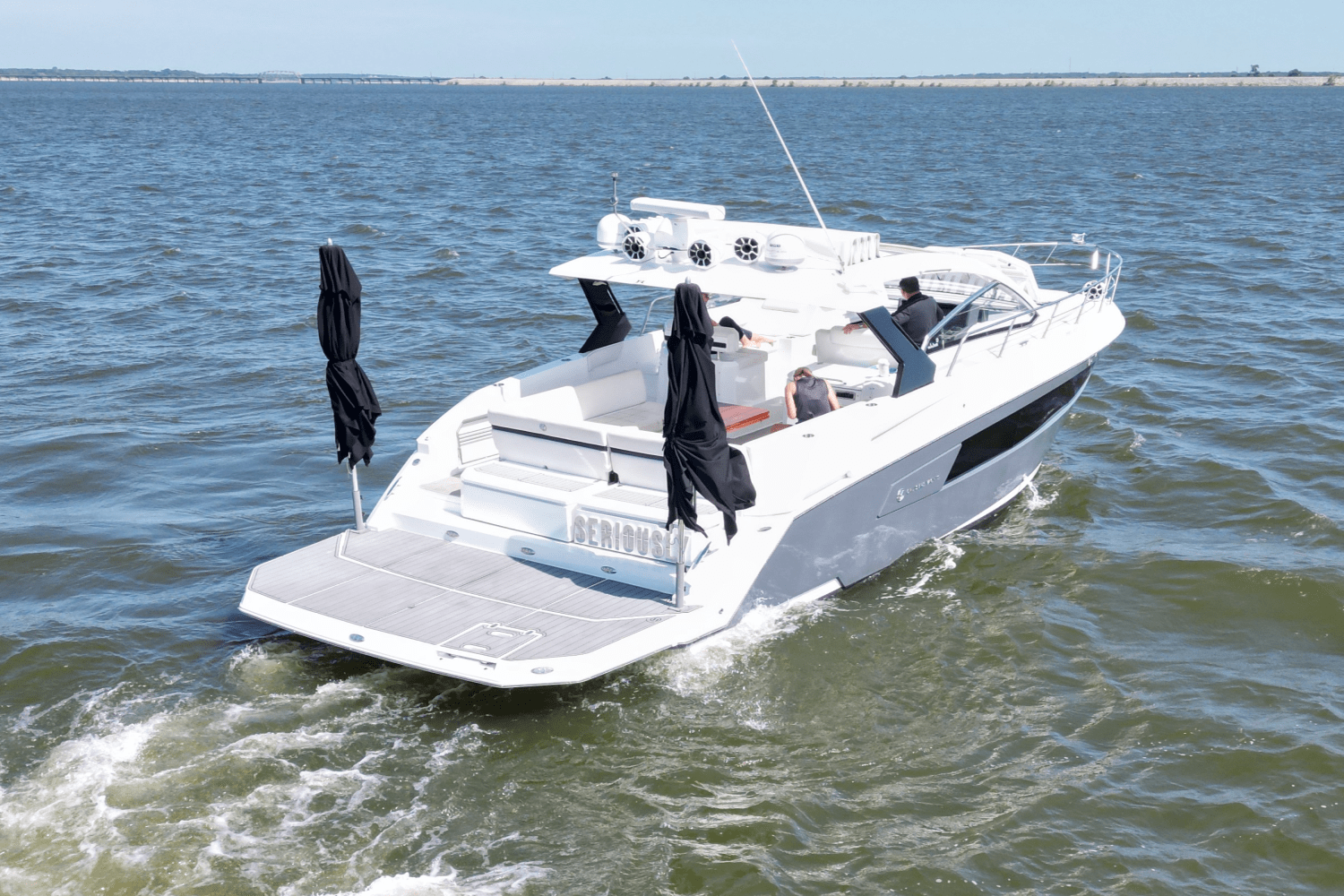 2018 Cruisers Yachts 390 EXPRESS COUPE Image Thumbnail #6
