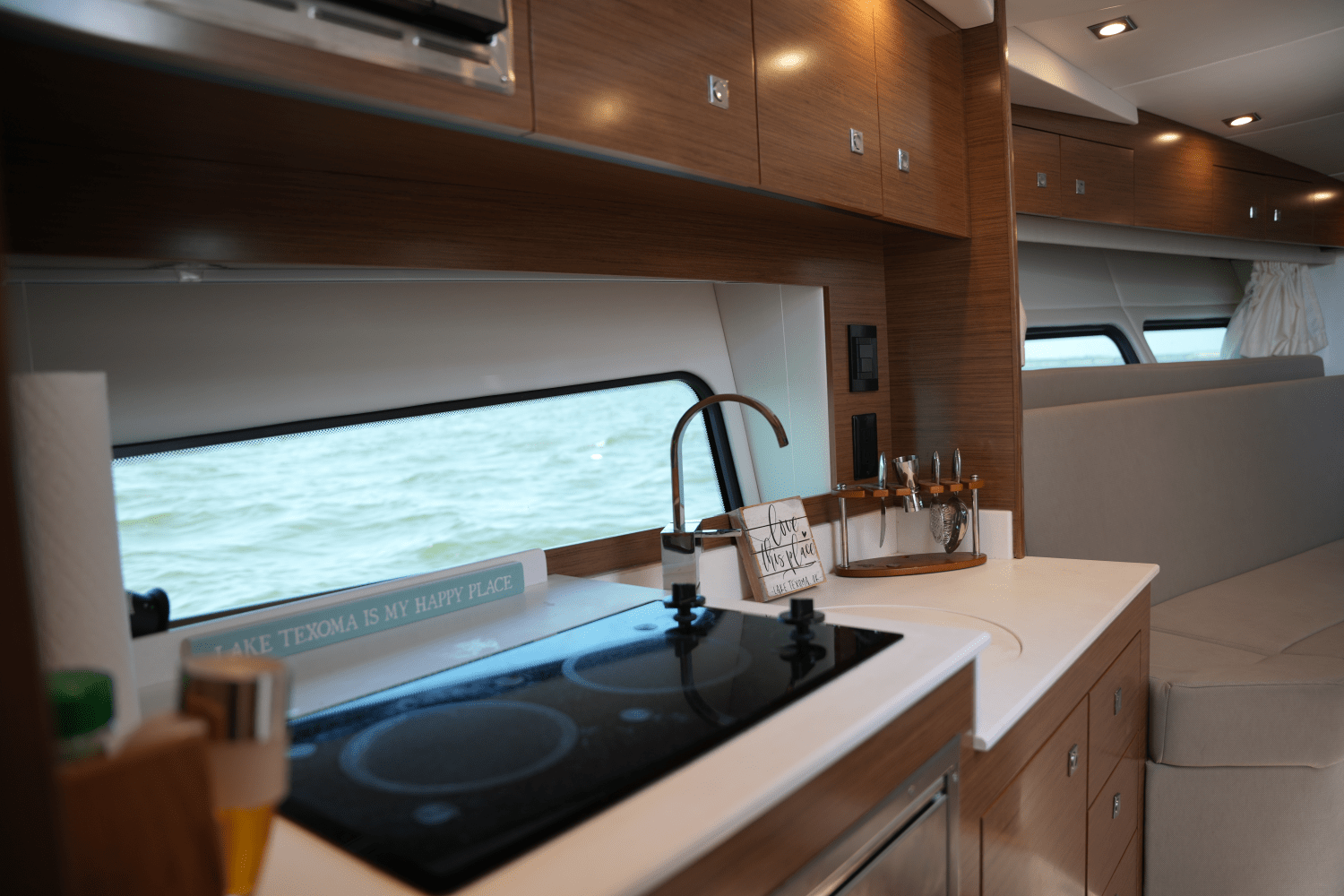2018 Cruisers Yachts 390 EXPRESS COUPE Image Thumbnail #49