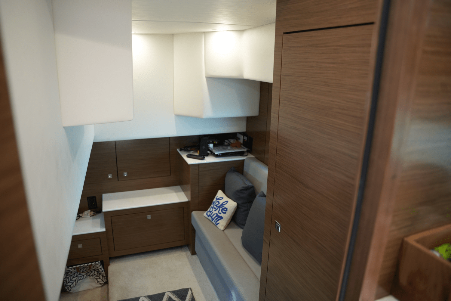 2018 Cruisers Yachts 390 EXPRESS COUPE Image Thumbnail #50