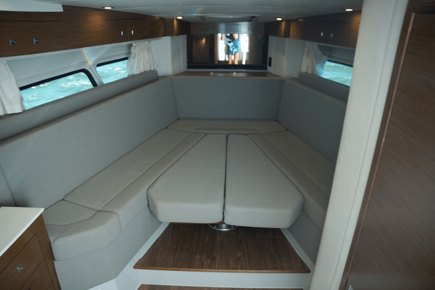 2018 Cruisers Yachts 390 EXPRESS COUPE Image Thumbnail #37