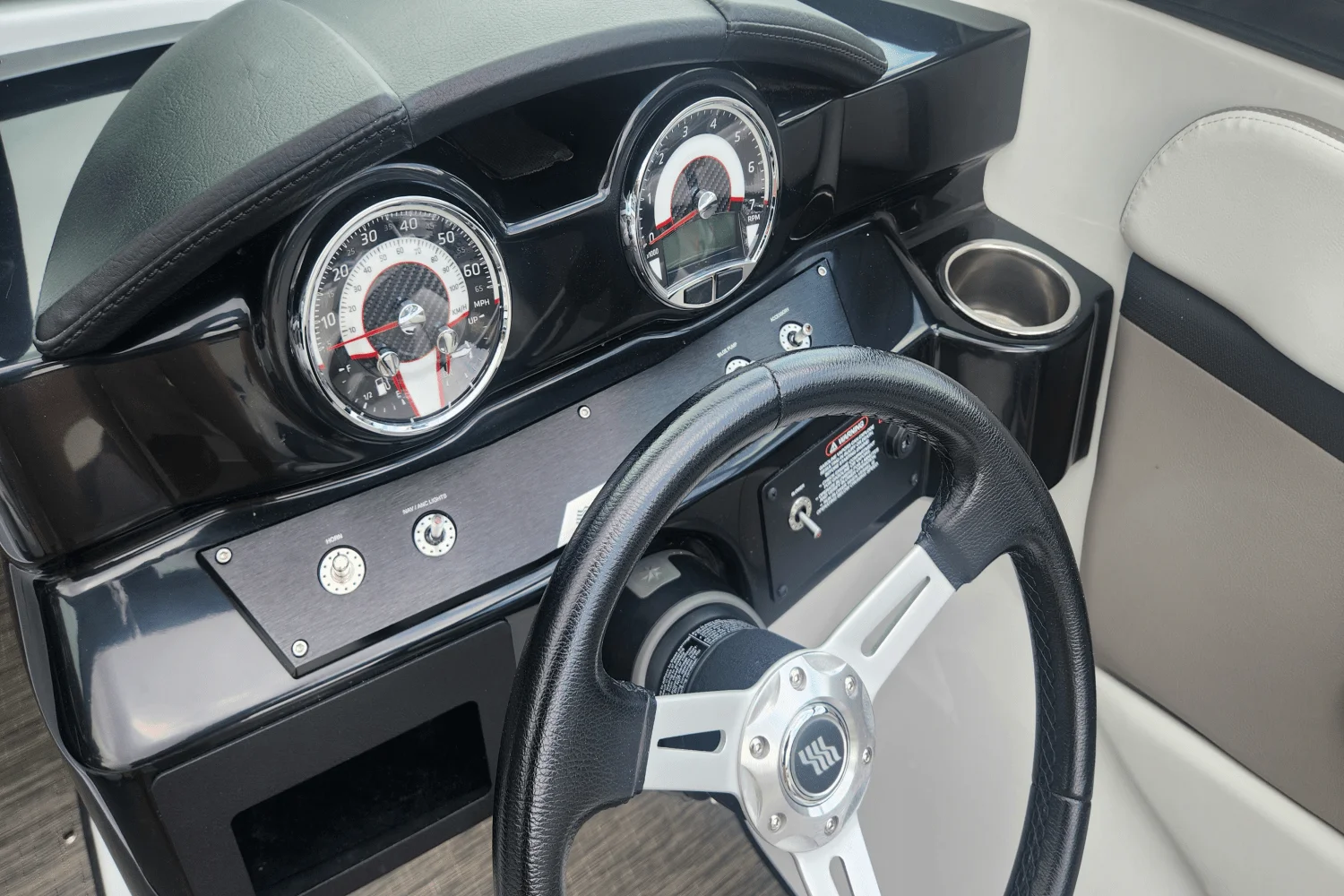 2022 Four Winns HD2 Image Thumbnail #18