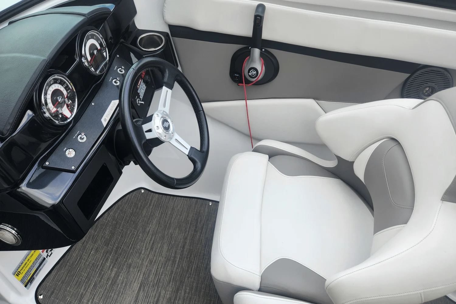 2022 Four Winns HD2 Image Thumbnail #19