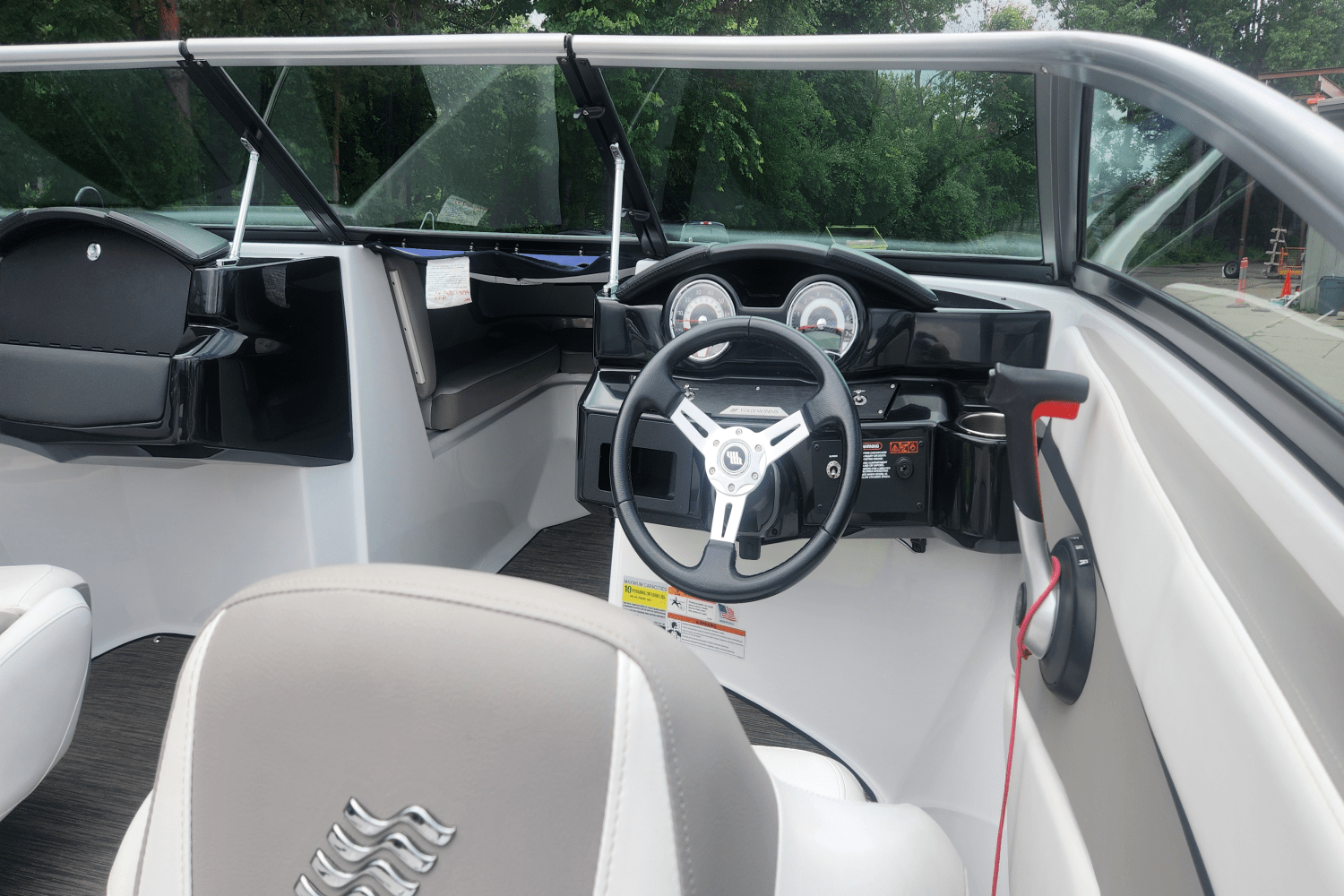 2022 Four Winns HD2 Image Thumbnail #14