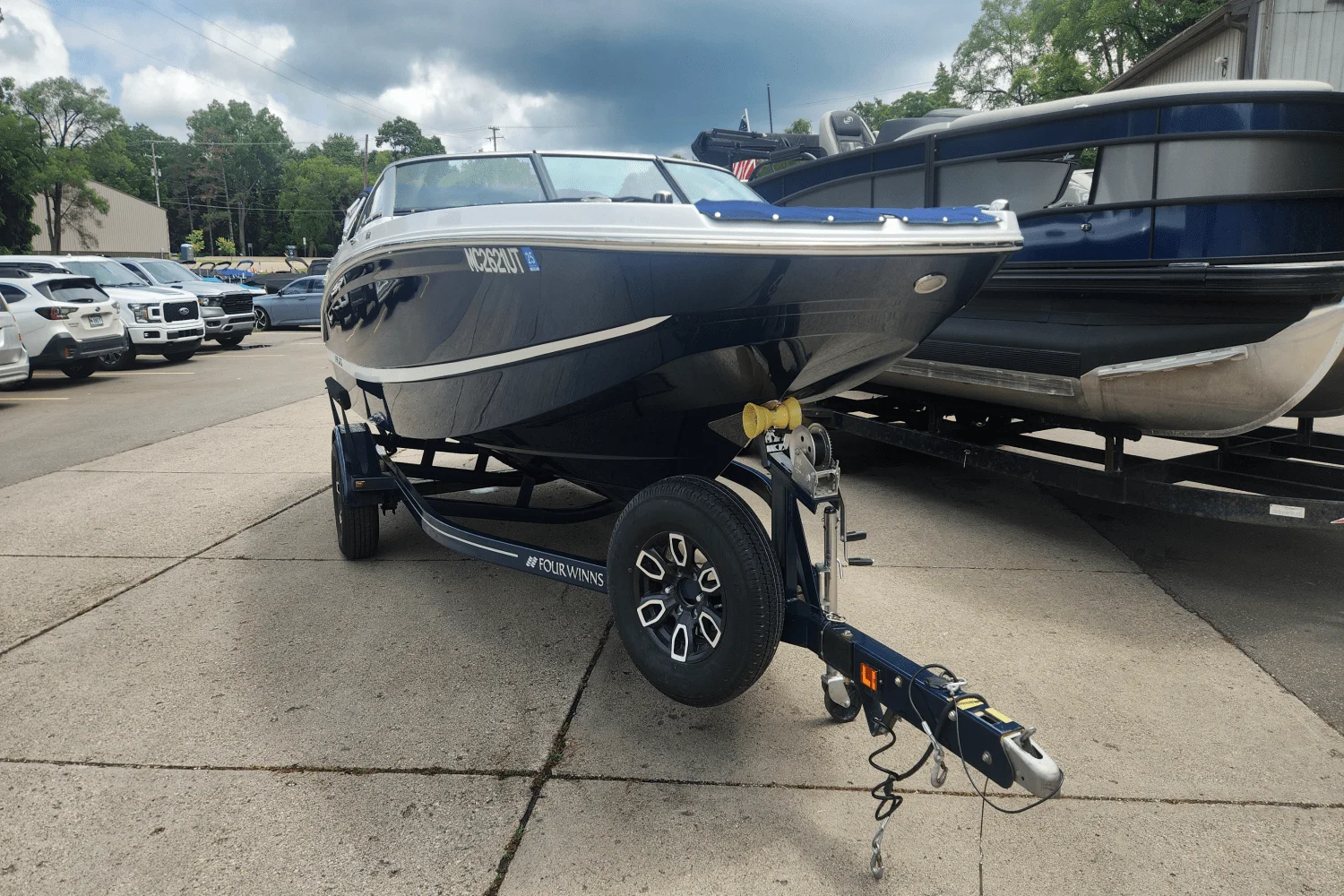 2022 Four Winns HD2 Image Thumbnail #1