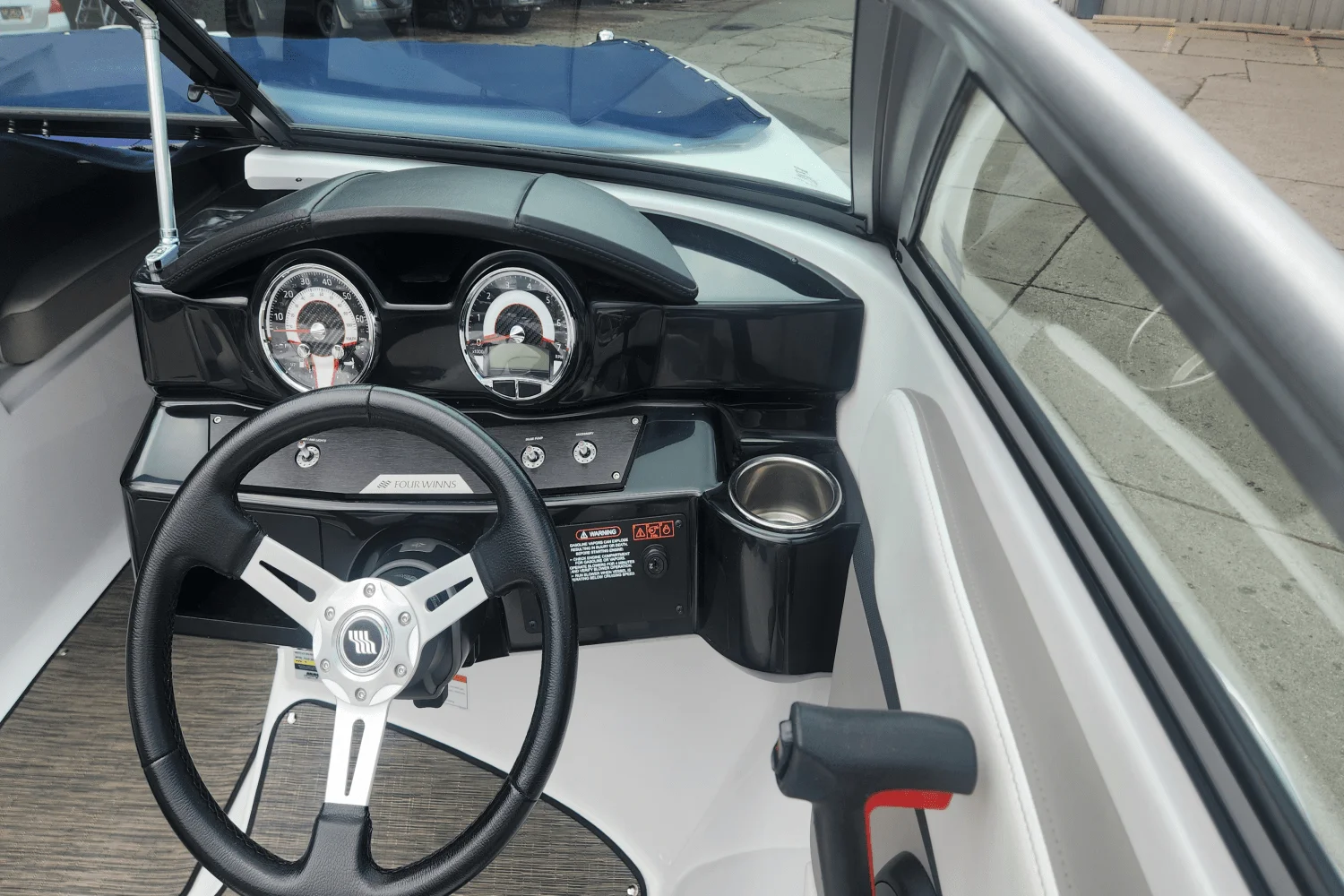 2022 Four Winns HD2 Image Thumbnail #15