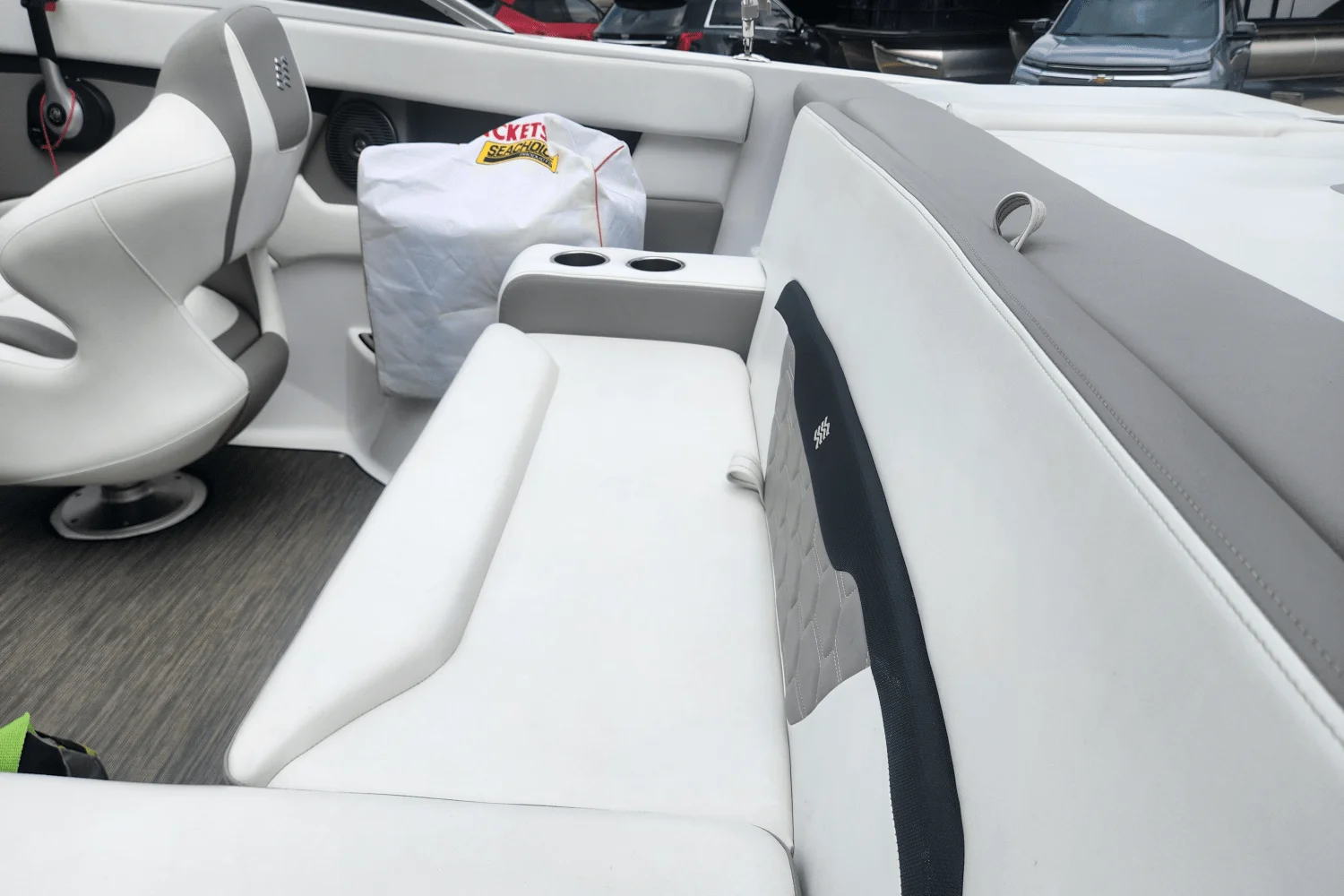 2022 Four Winns HD2 Image Thumbnail #13