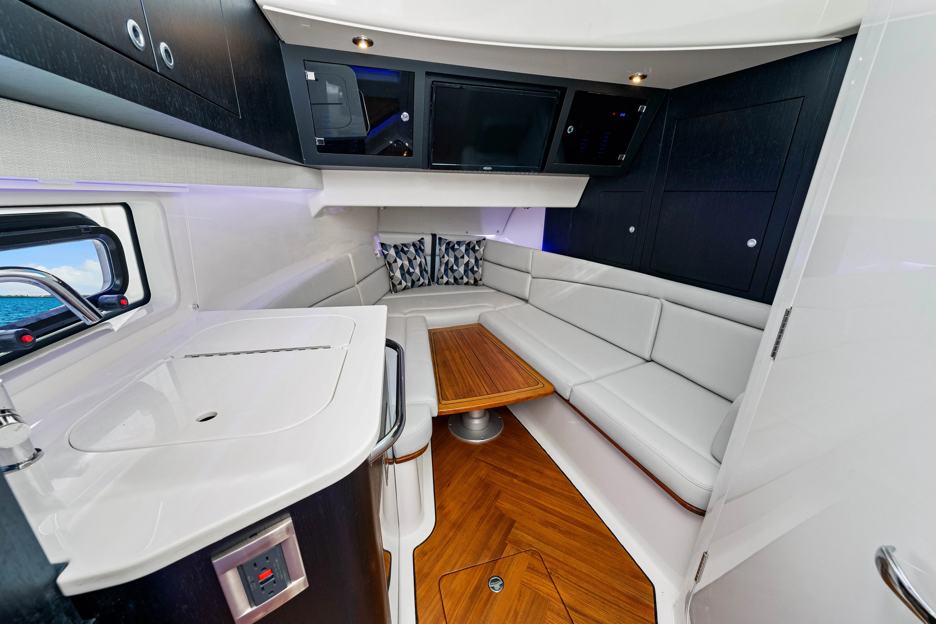 2026 Boston Whaler 380 Realm Image Thumbnail #64