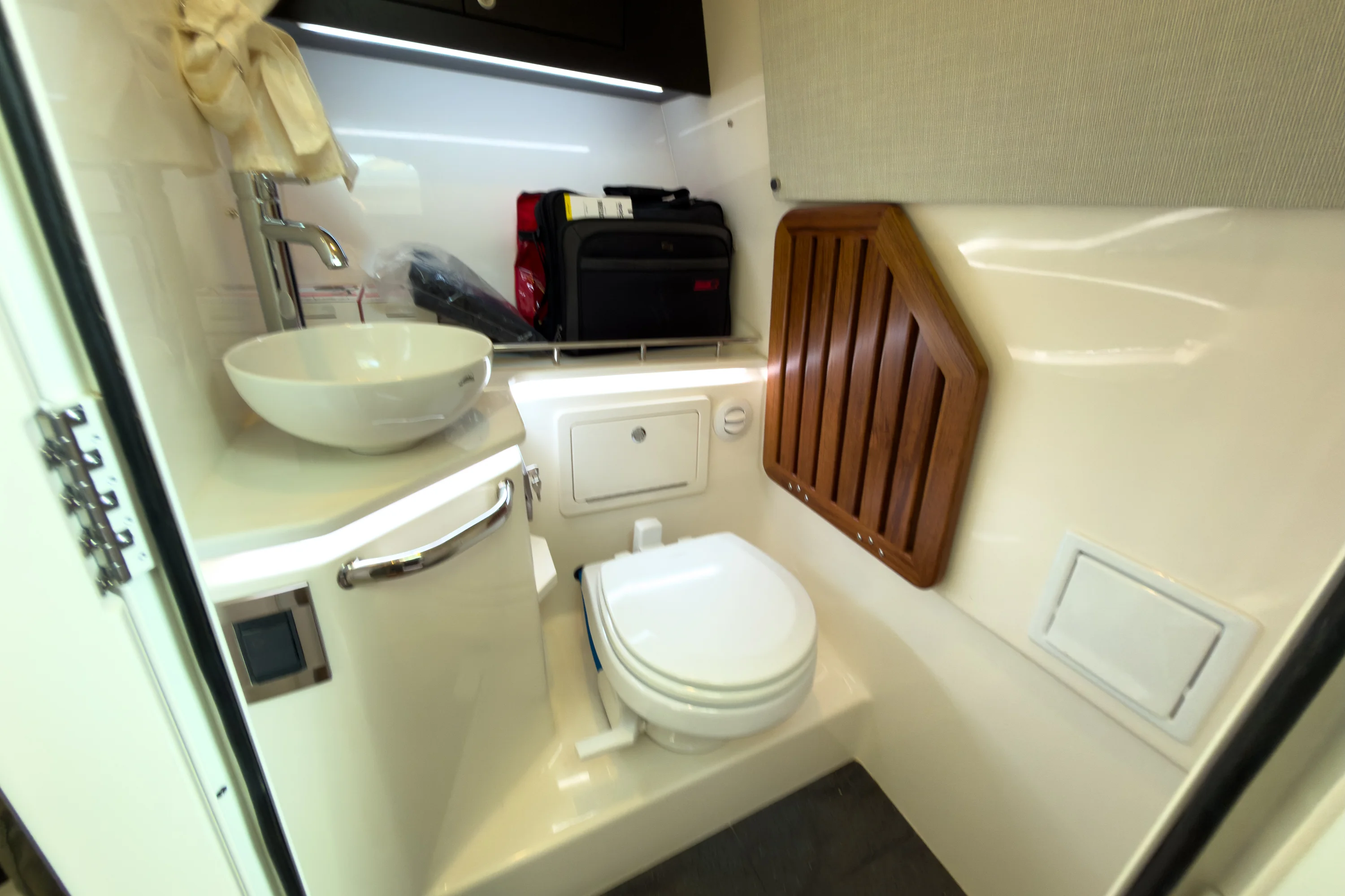 2026 Boston Whaler 380 Realm Image Thumbnail #21