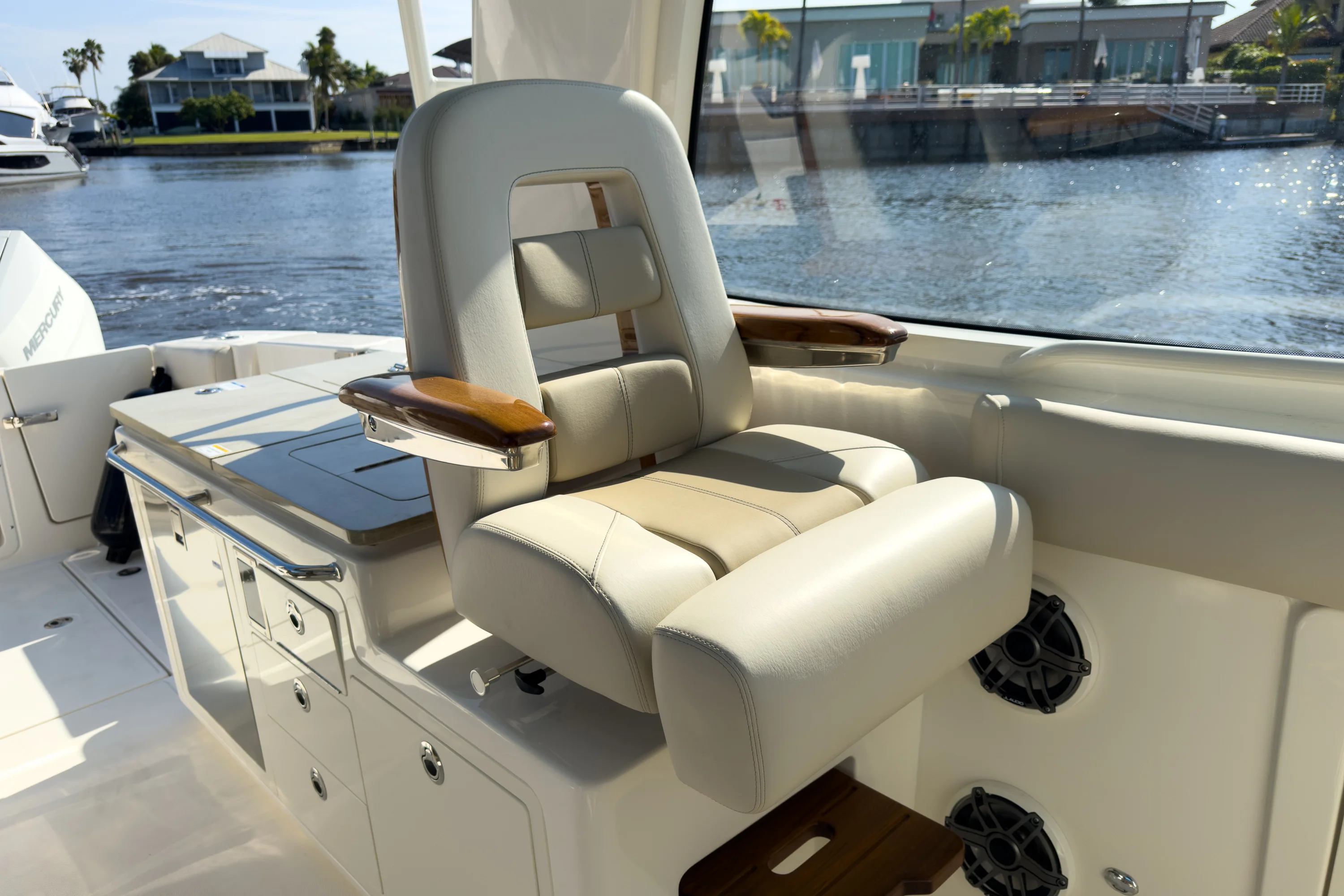 2026 Boston Whaler 380 Realm Image Thumbnail #15