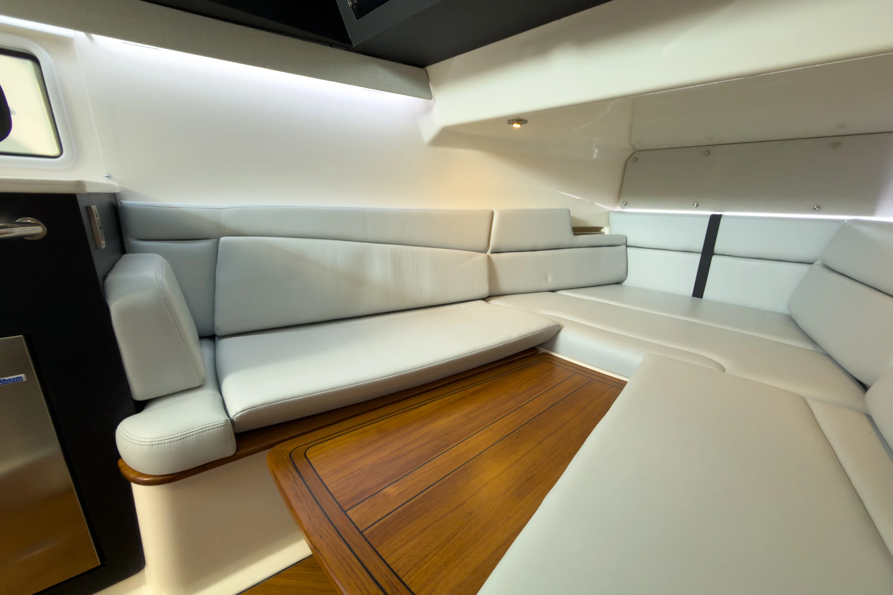 2026 Boston Whaler 380 Realm Image Thumbnail #18