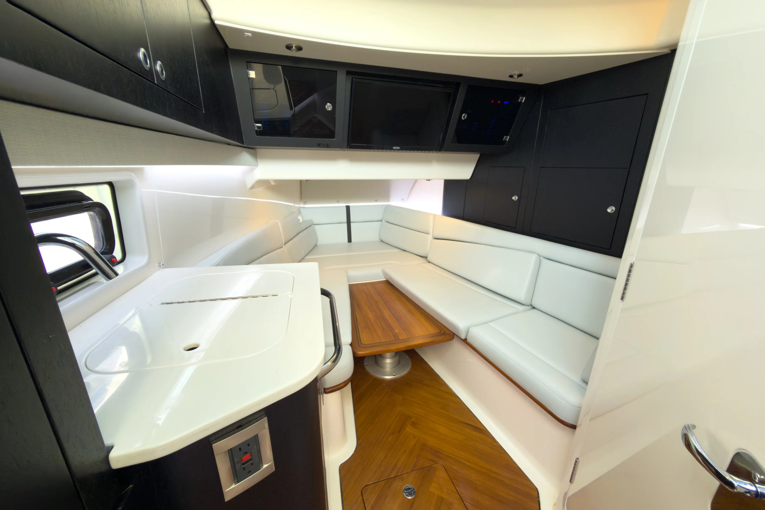 2026 Boston Whaler 380 Realm Image Thumbnail #17