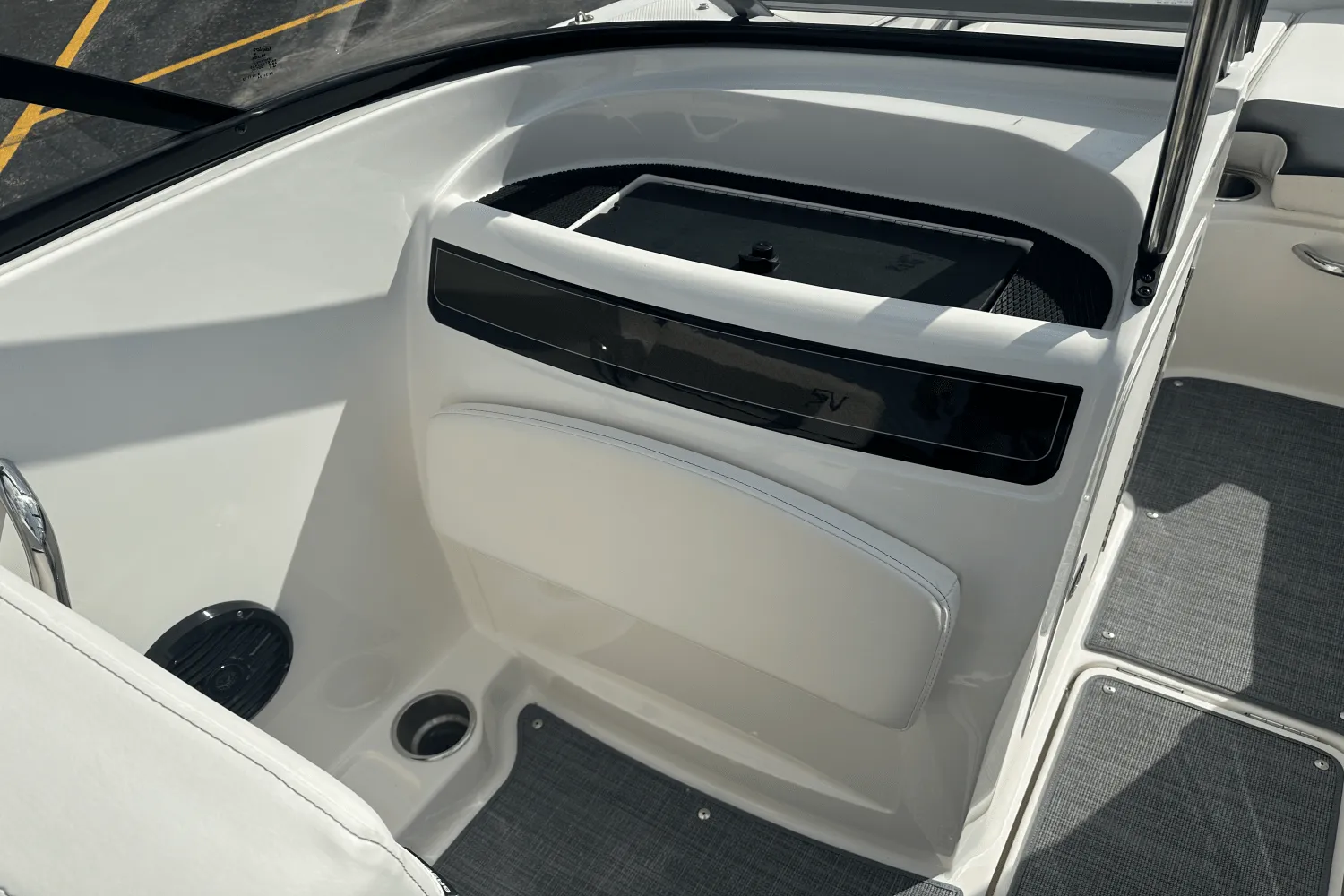 2023 Bayliner VR4 OB Image Thumbnail #9