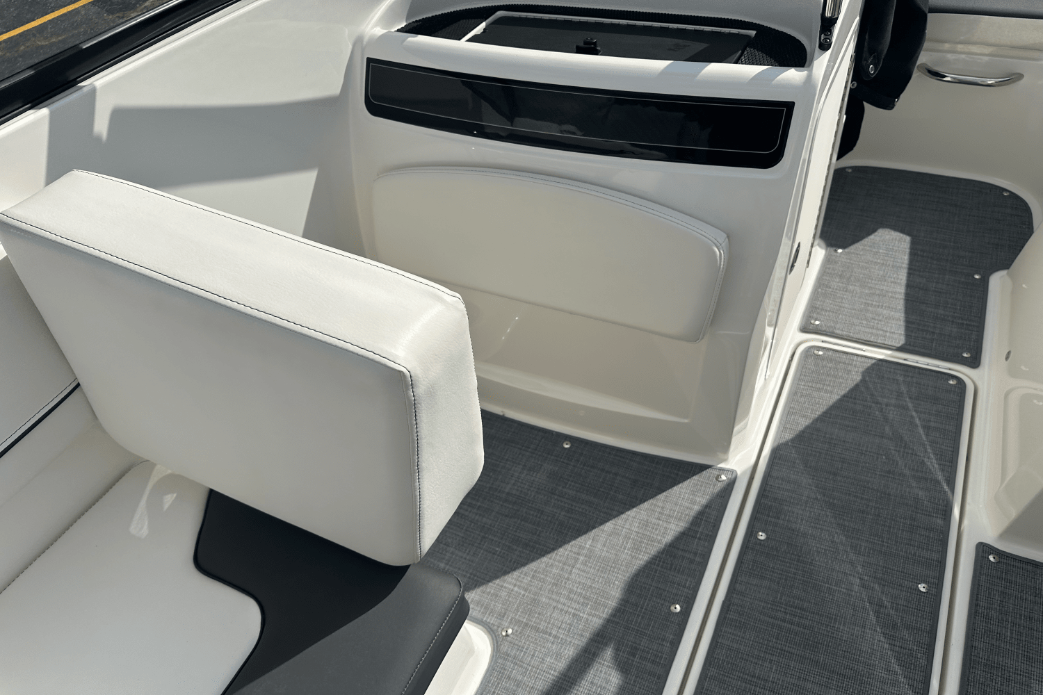 2023 Bayliner VR4 OB Image Thumbnail #16