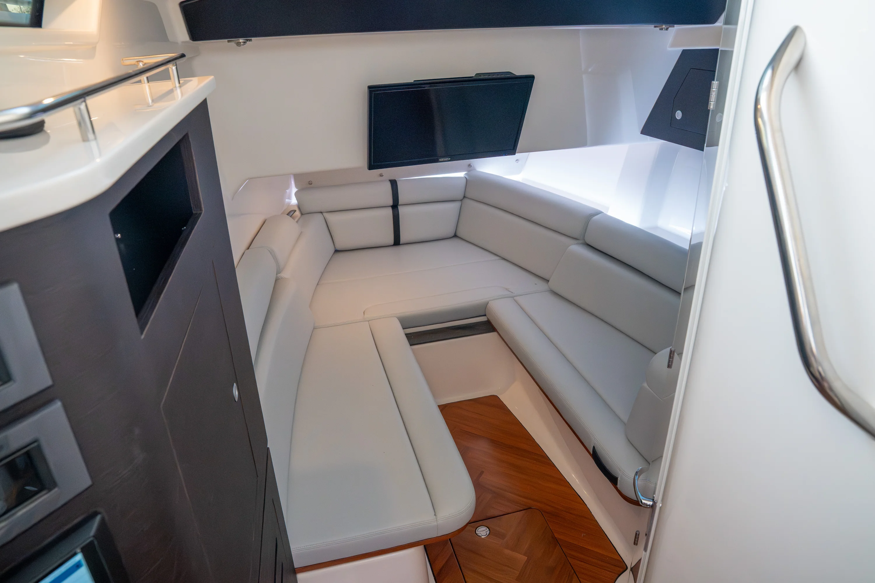 2026 Boston Whaler 350 Realm Image Thumbnail #26