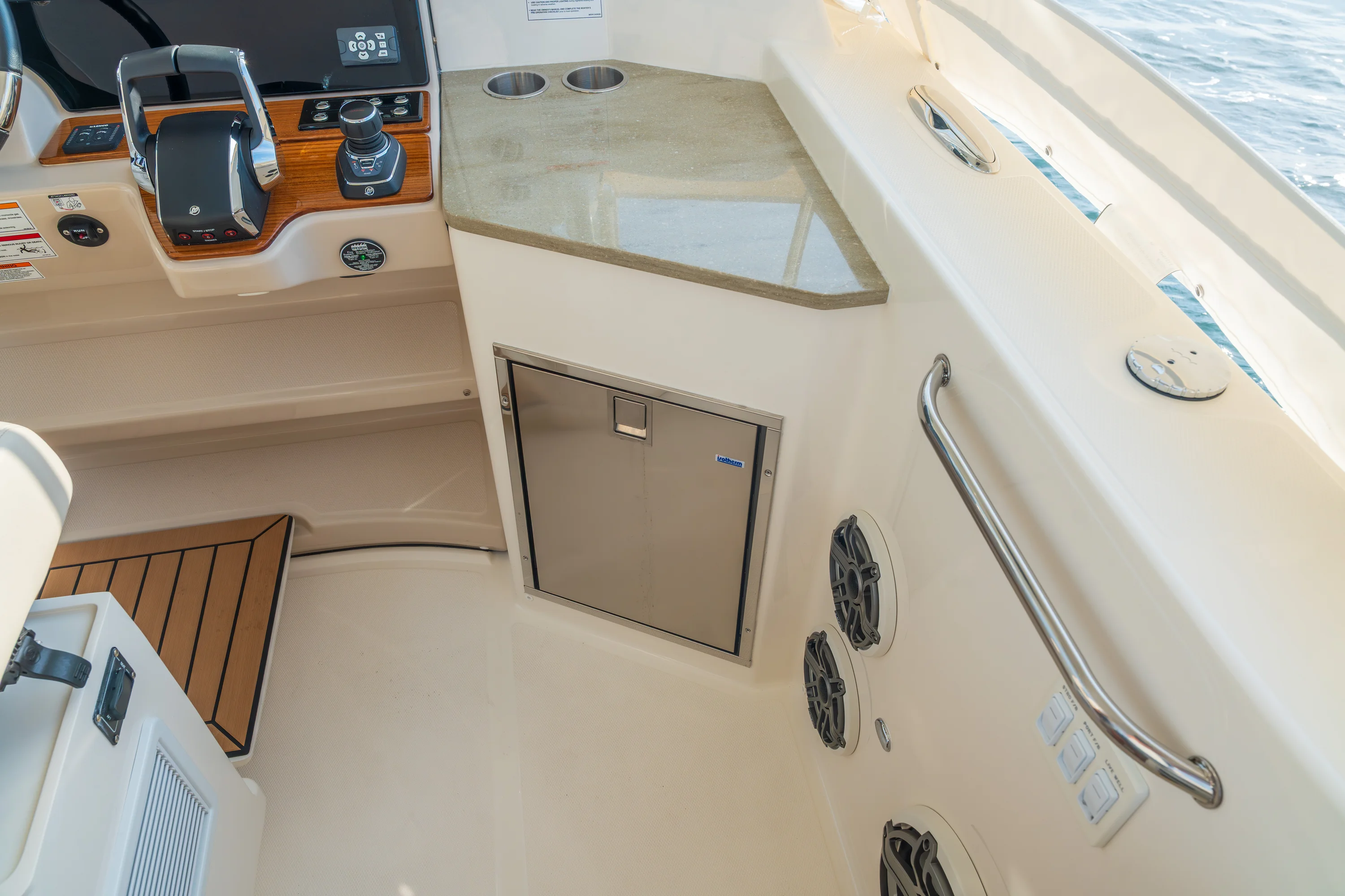 2026 Boston Whaler 350 Realm Image Thumbnail #22