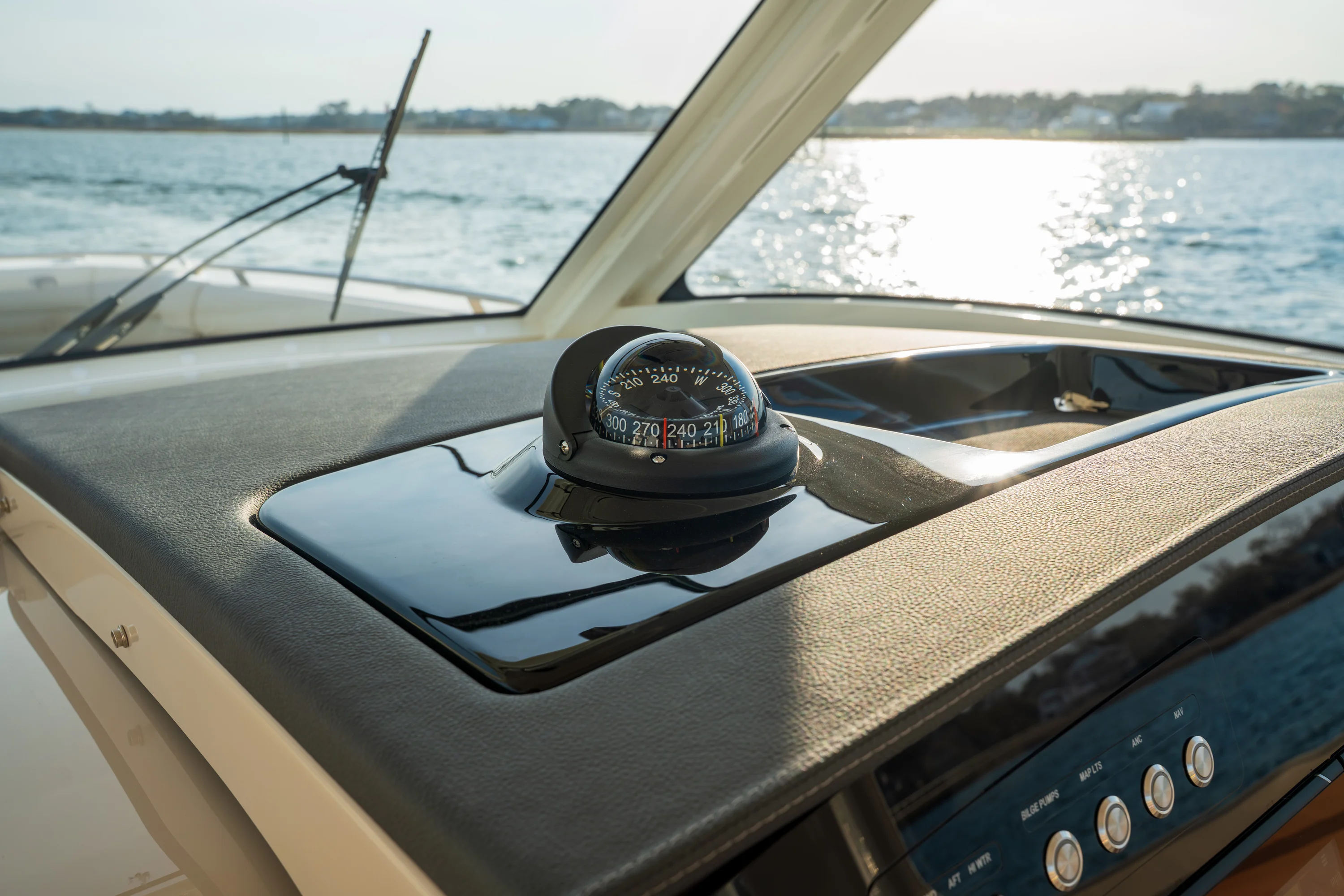 2026 Boston Whaler 350 Realm Image Thumbnail #20