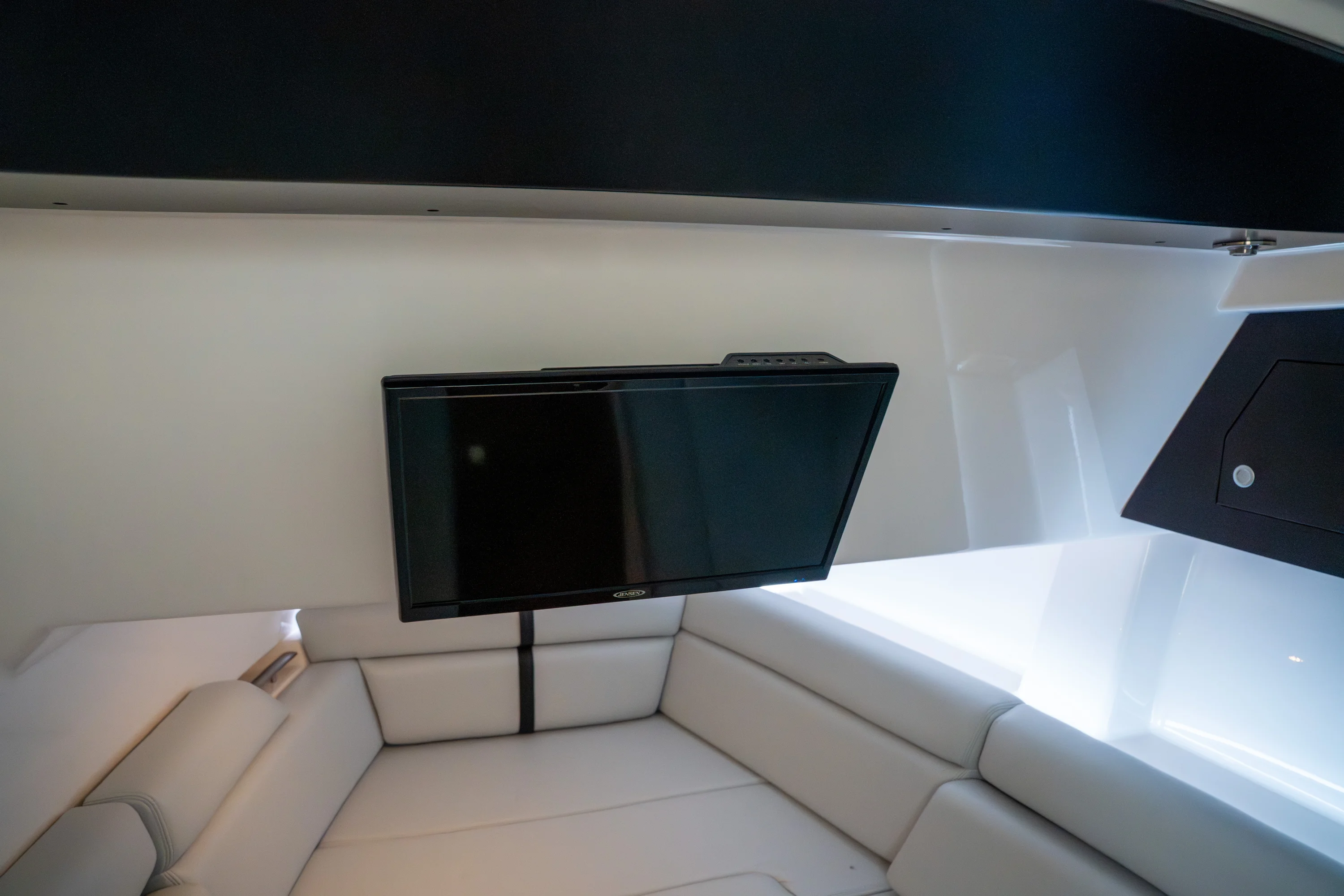 2026 Boston Whaler 350 Realm Image Thumbnail #28