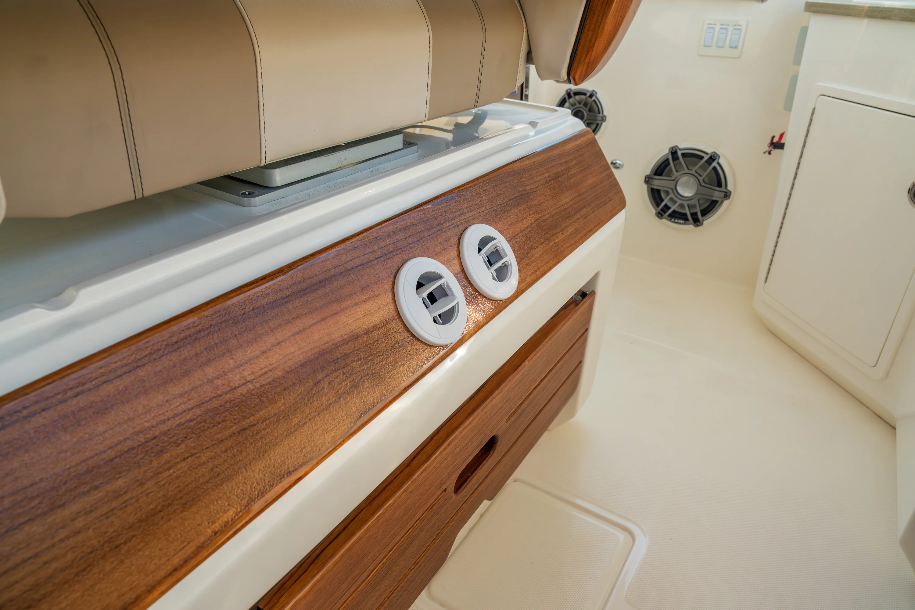 2026 Boston Whaler 350 Realm Image Thumbnail #17