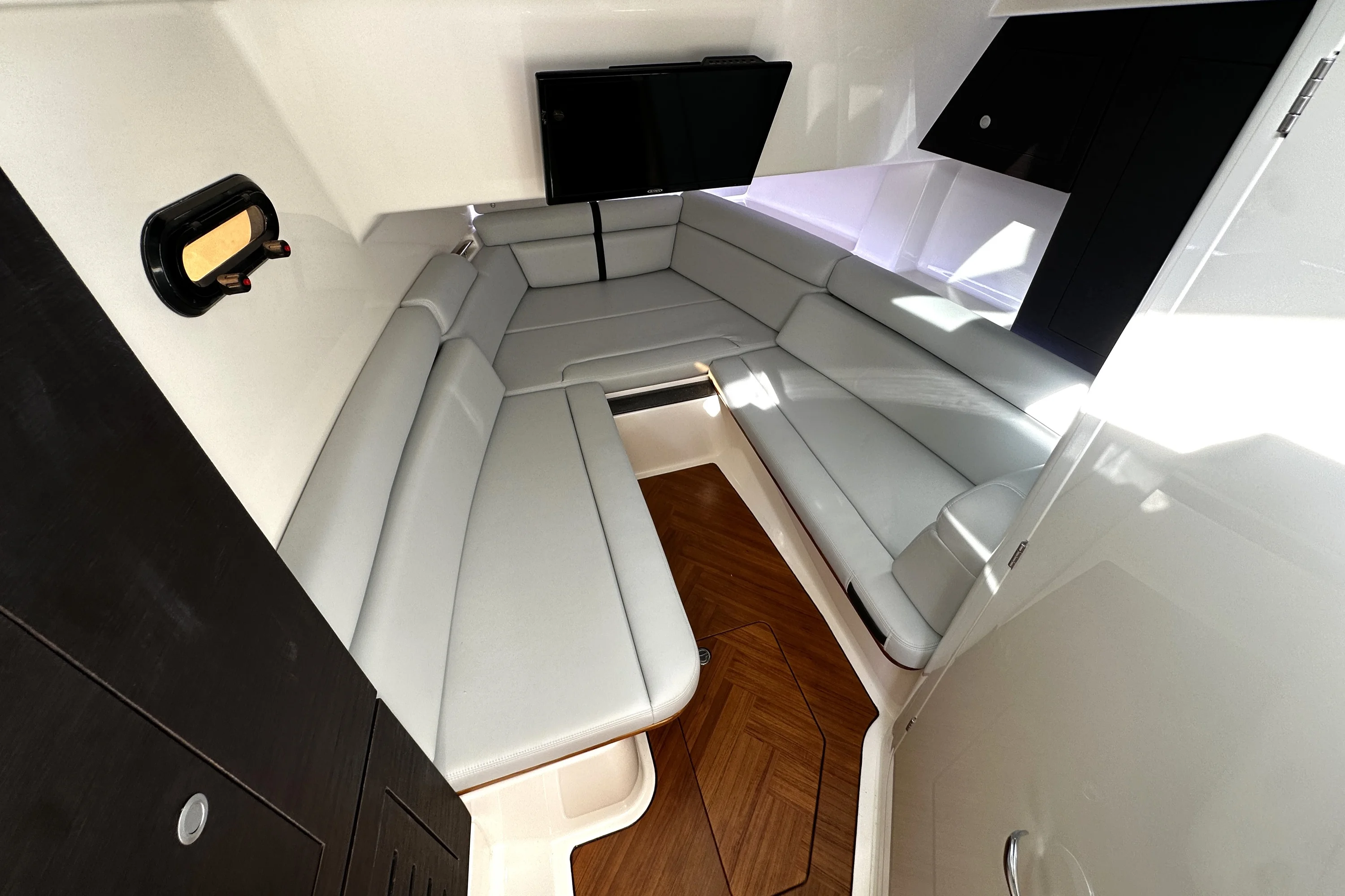 2026 Boston Whaler 350 Realm Image Thumbnail #43