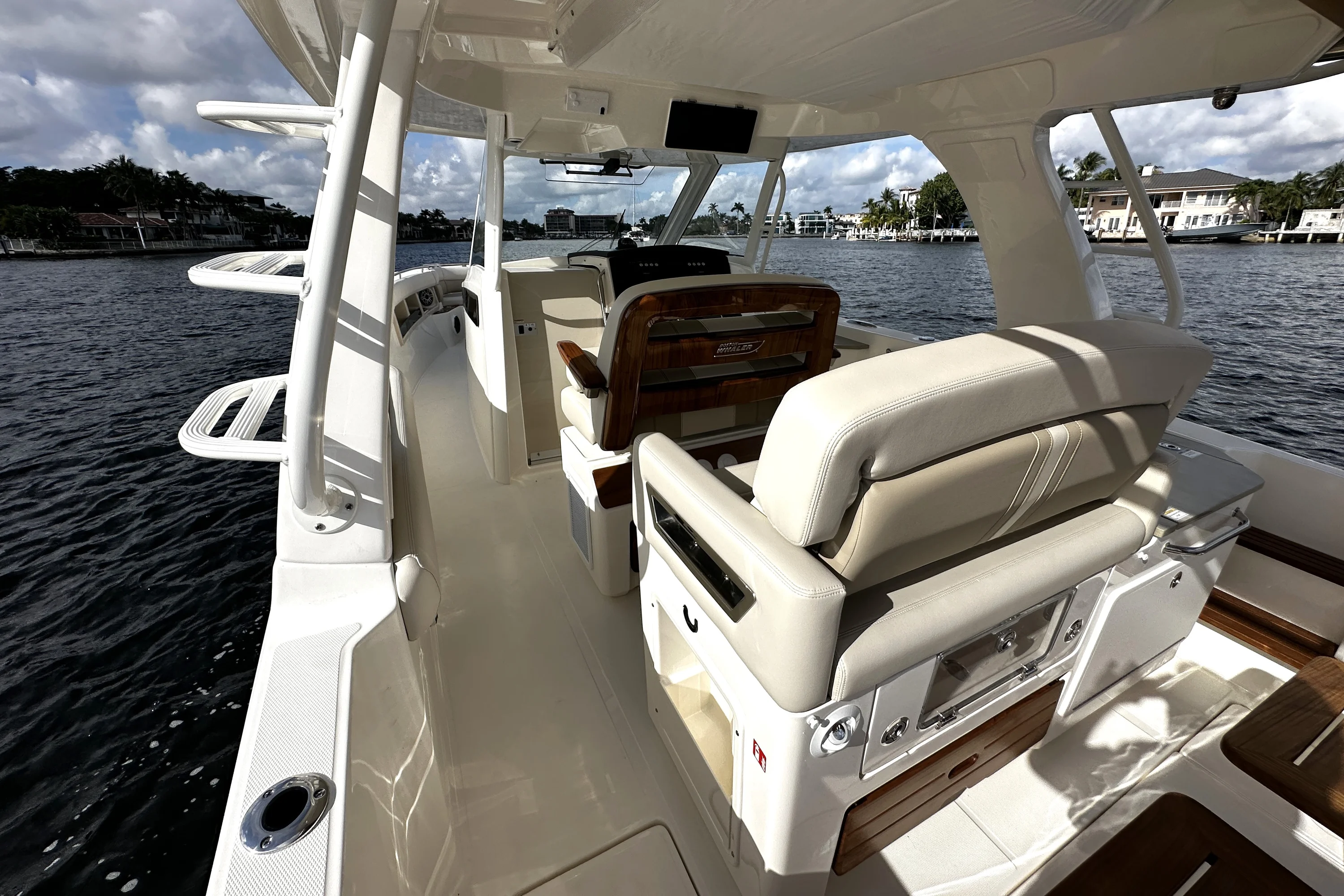 2026 Boston Whaler 350 Realm Image Thumbnail #30