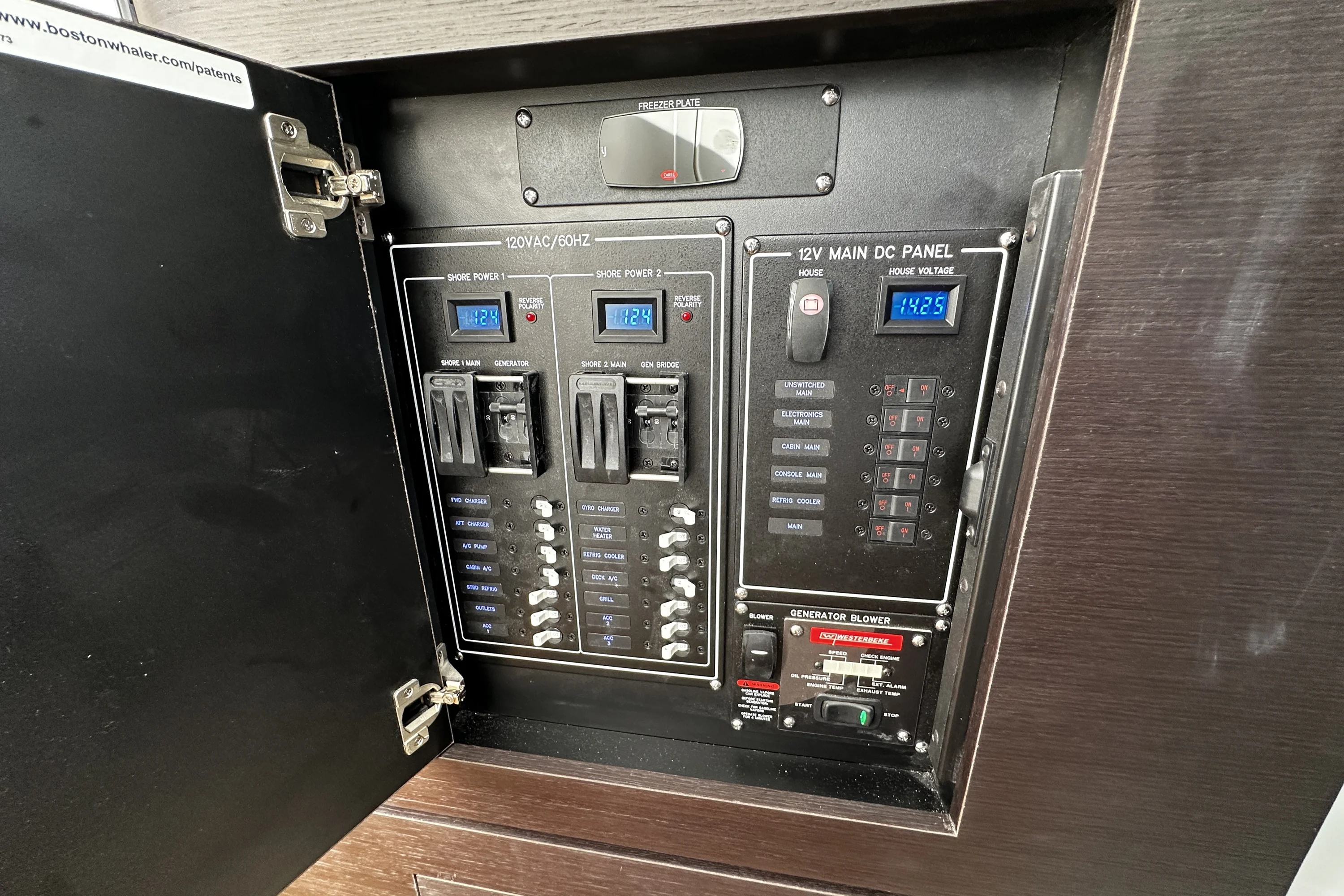 2026 Boston Whaler 350 Realm Image Thumbnail #47