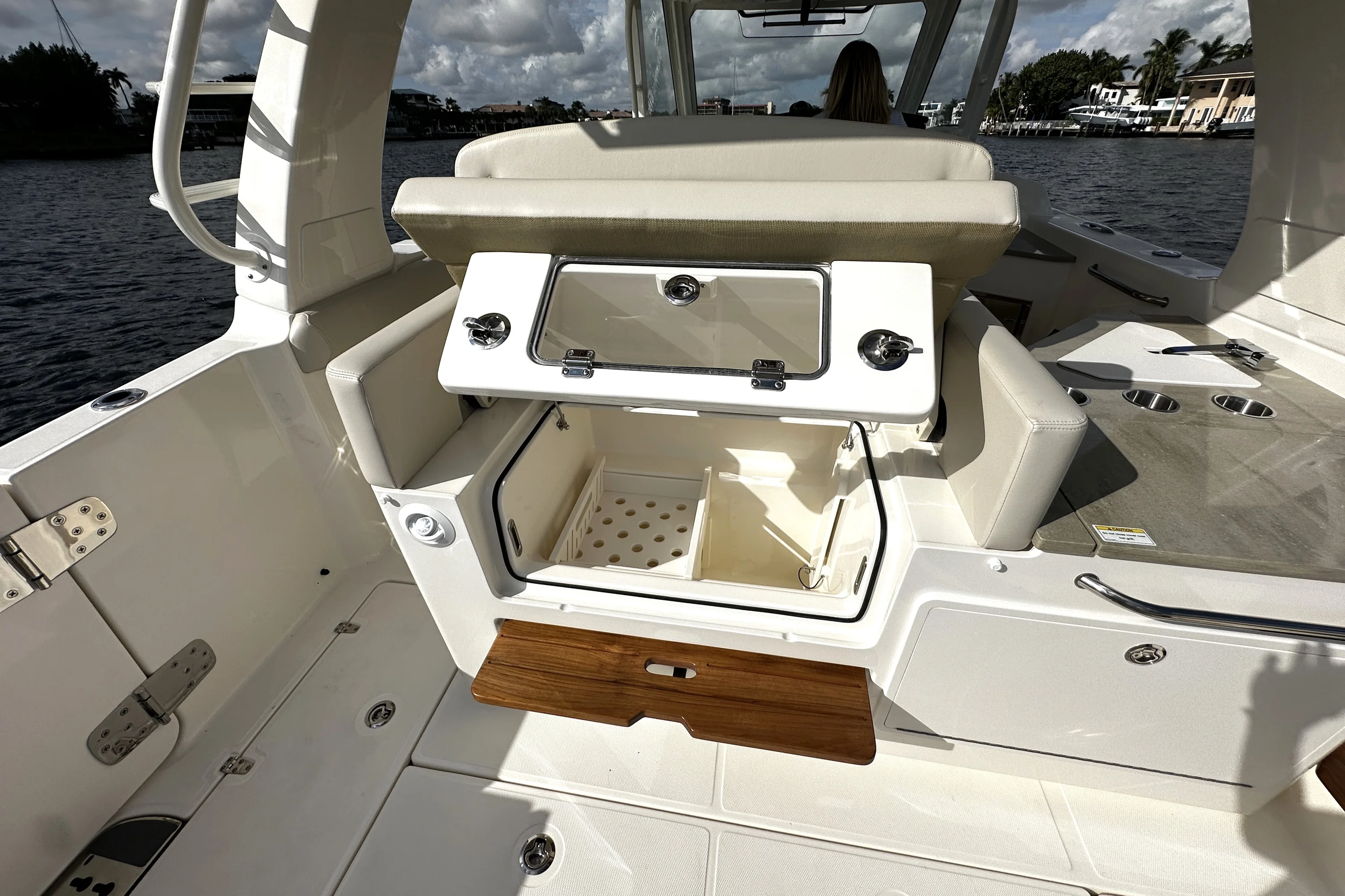 2026 Boston Whaler 350 Realm Image Thumbnail #22