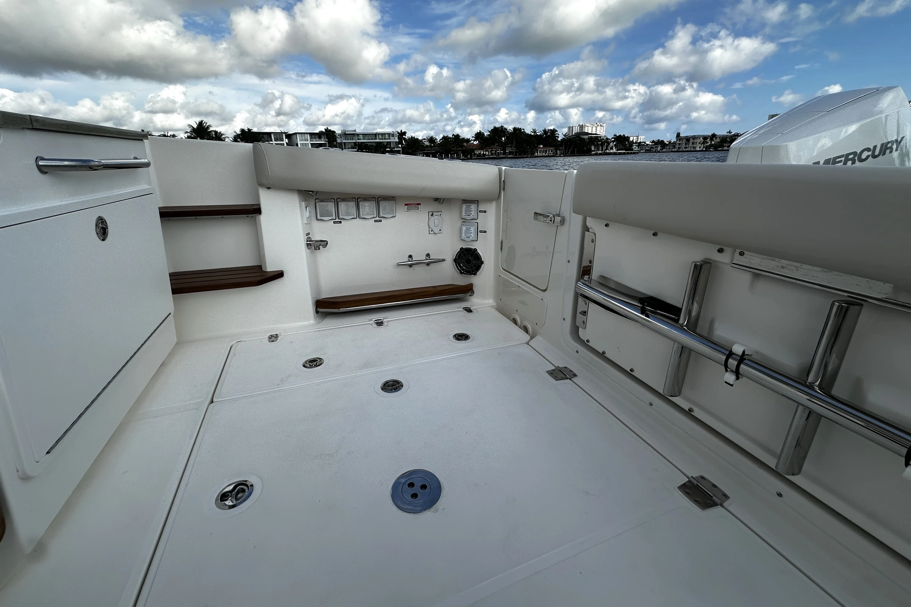 2026 Boston Whaler 350 Realm Image Thumbnail #14