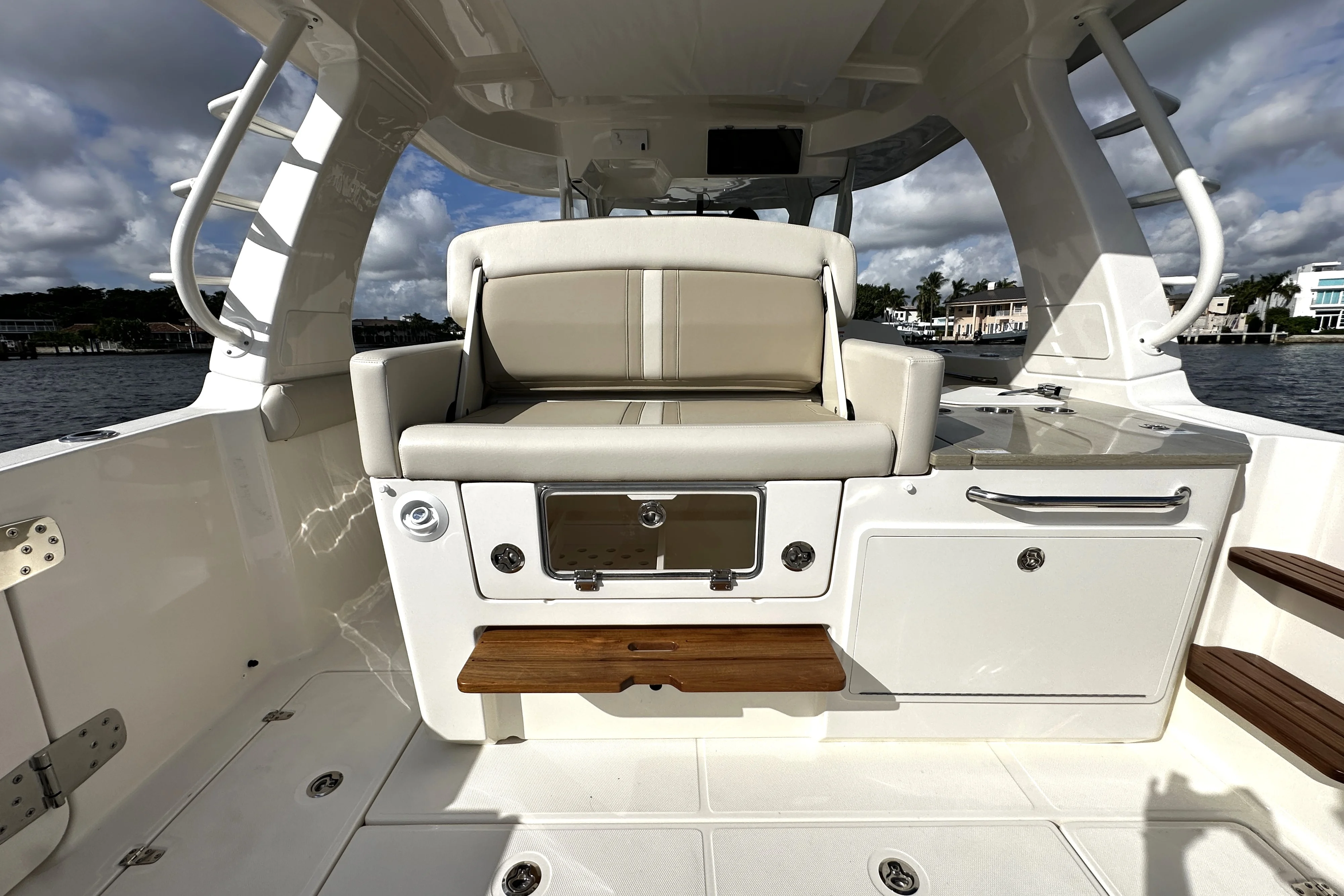 2026 Boston Whaler 350 Realm Image Thumbnail #21
