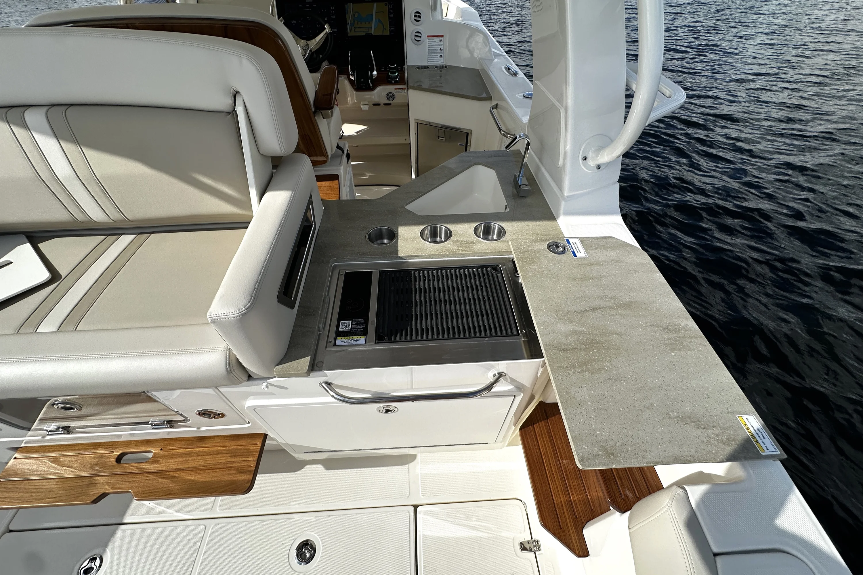 2026 Boston Whaler 350 Realm Image Thumbnail #24