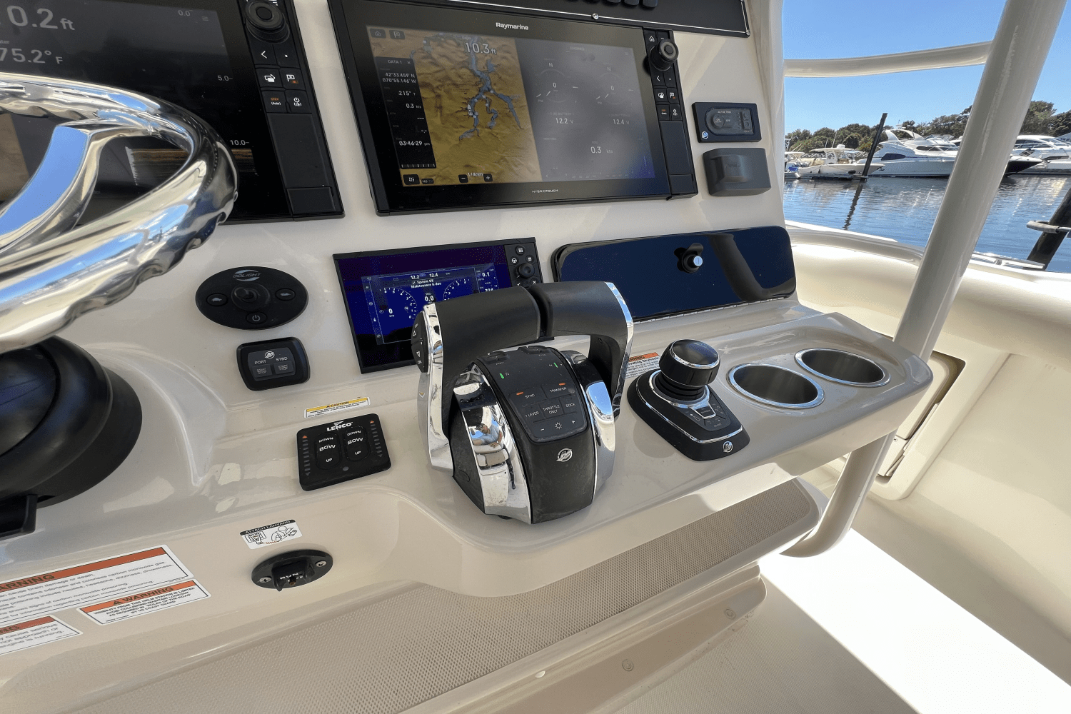 2022 Boston Whaler 330 OUTRAGE Image Thumbnail #7