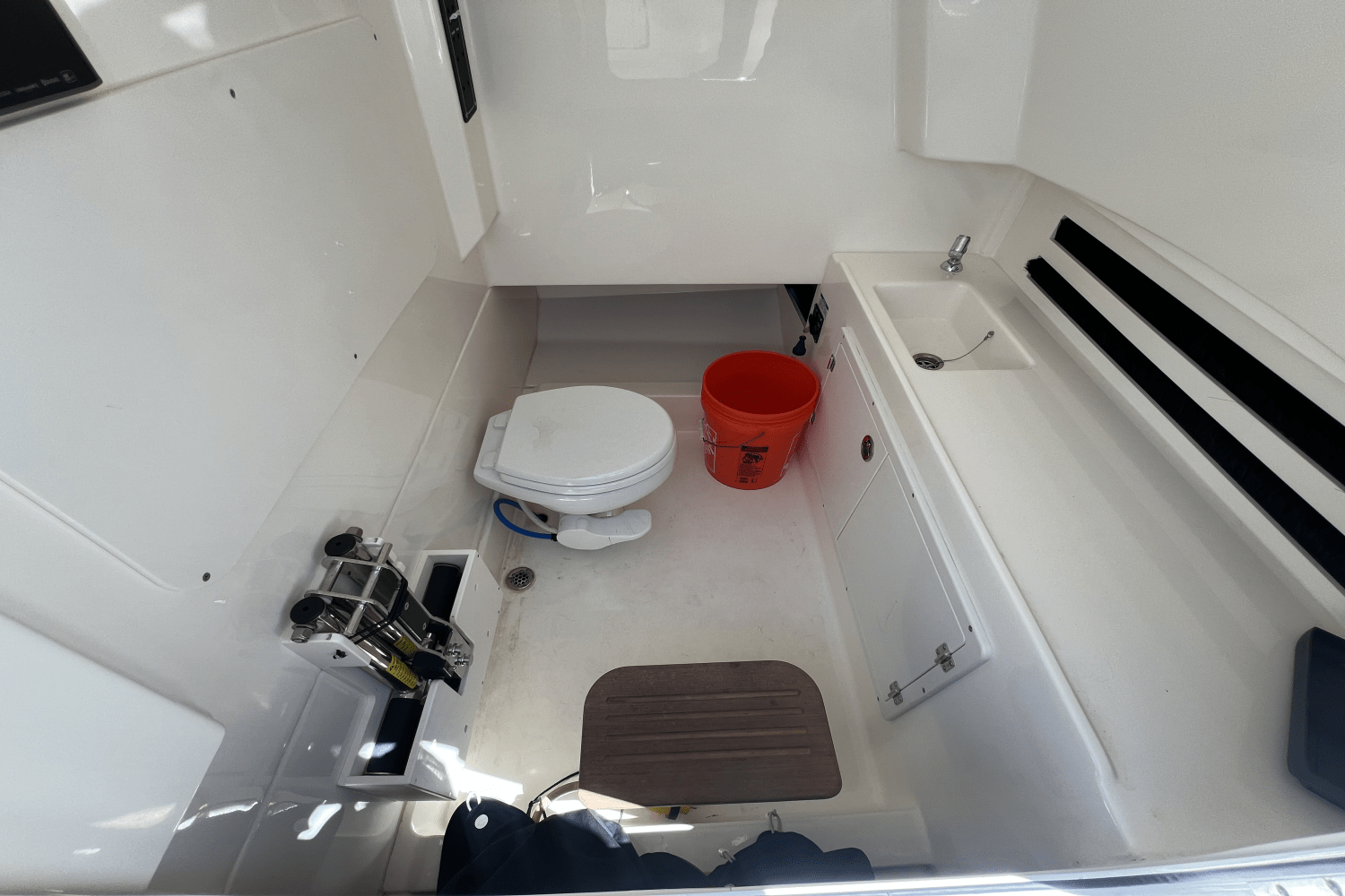 2022 Boston Whaler 330 OUTRAGE Image Thumbnail #18