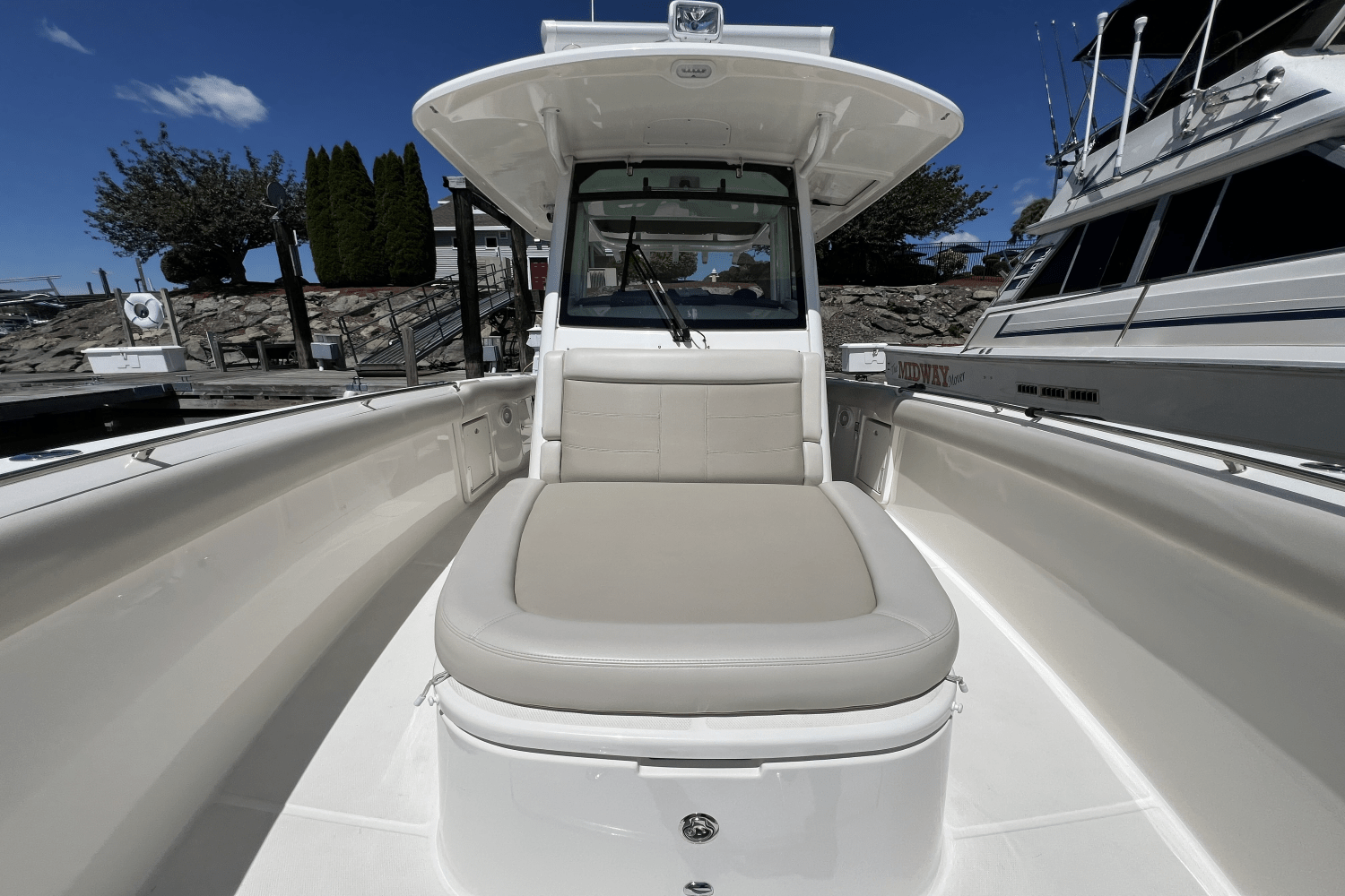 2022 Boston Whaler 330 OUTRAGE Image Thumbnail #16