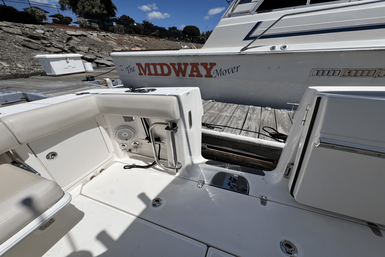2022 Boston Whaler 330 OUTRAGE Image Thumbnail #11